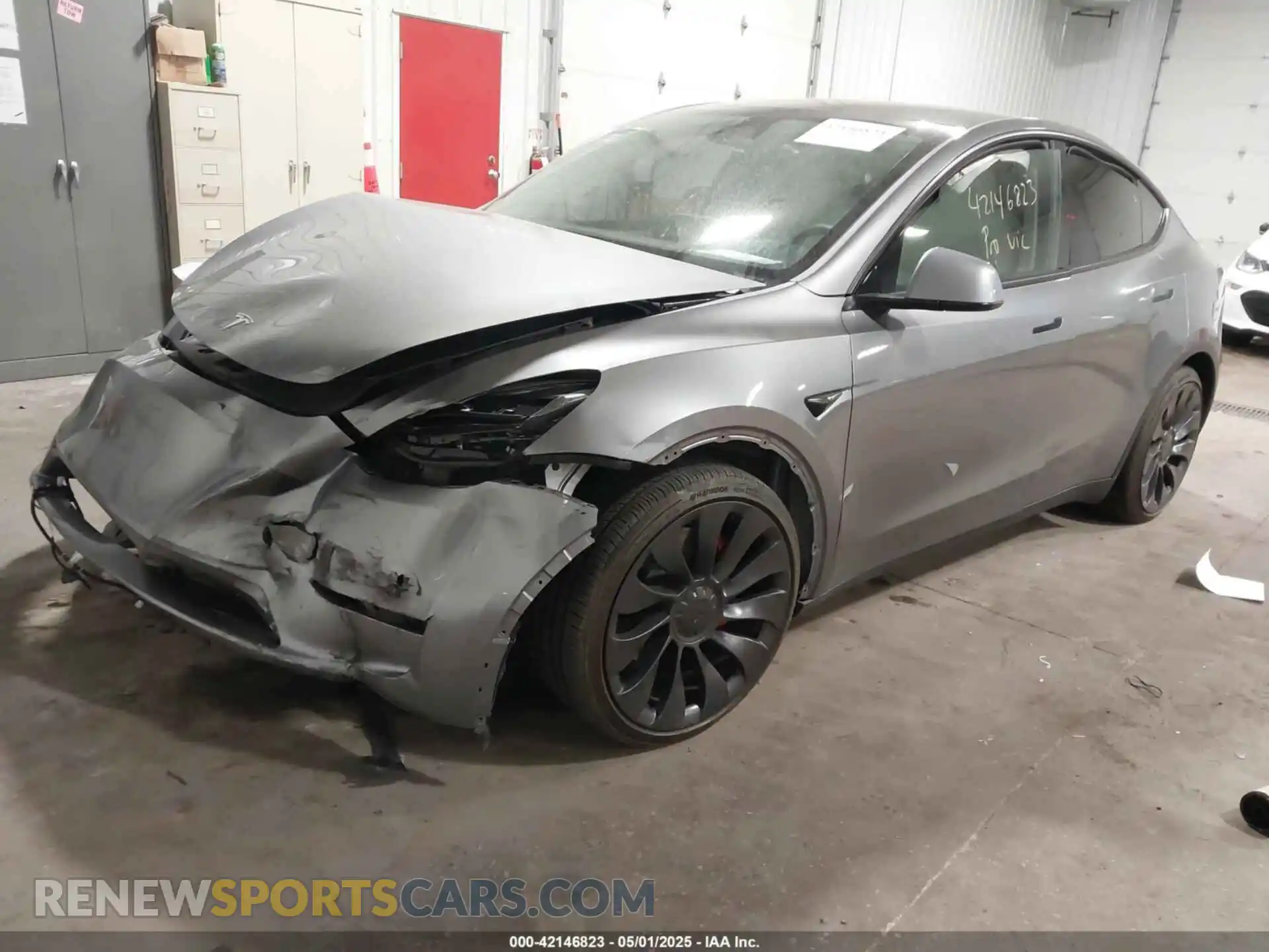 2 Photograph of a damaged car 7SAYGDEF1RF153247 TESLA MODEL Y 2024