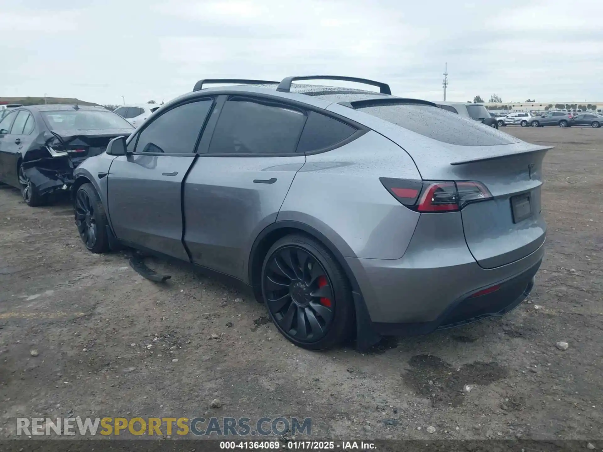 3 Photograph of a damaged car 7SAYGDEF2RA295619 TESLA MODEL Y 2024