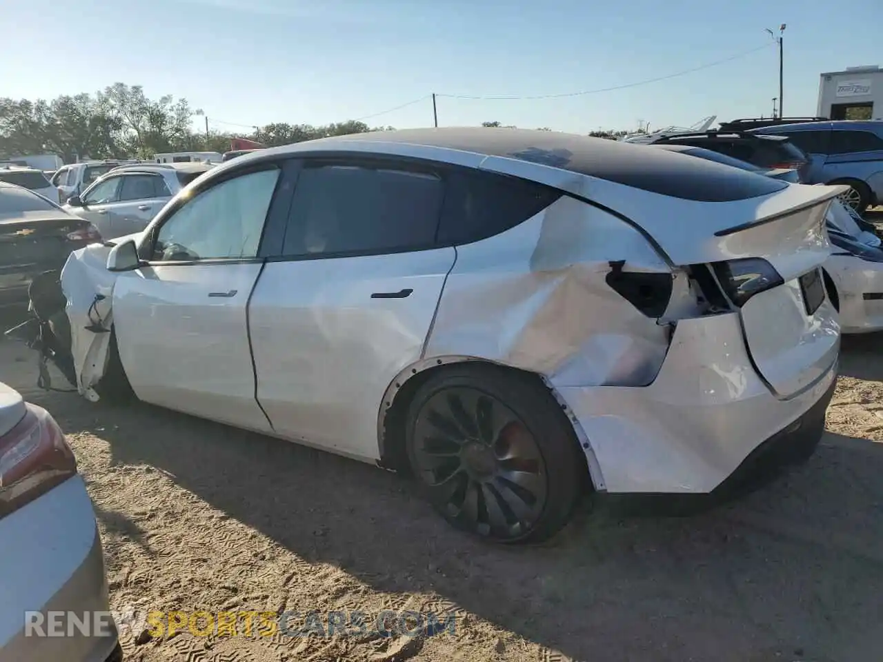 2 Photograph of a damaged car 7SAYGDEF2RA323645 TESLA MODEL Y 2024