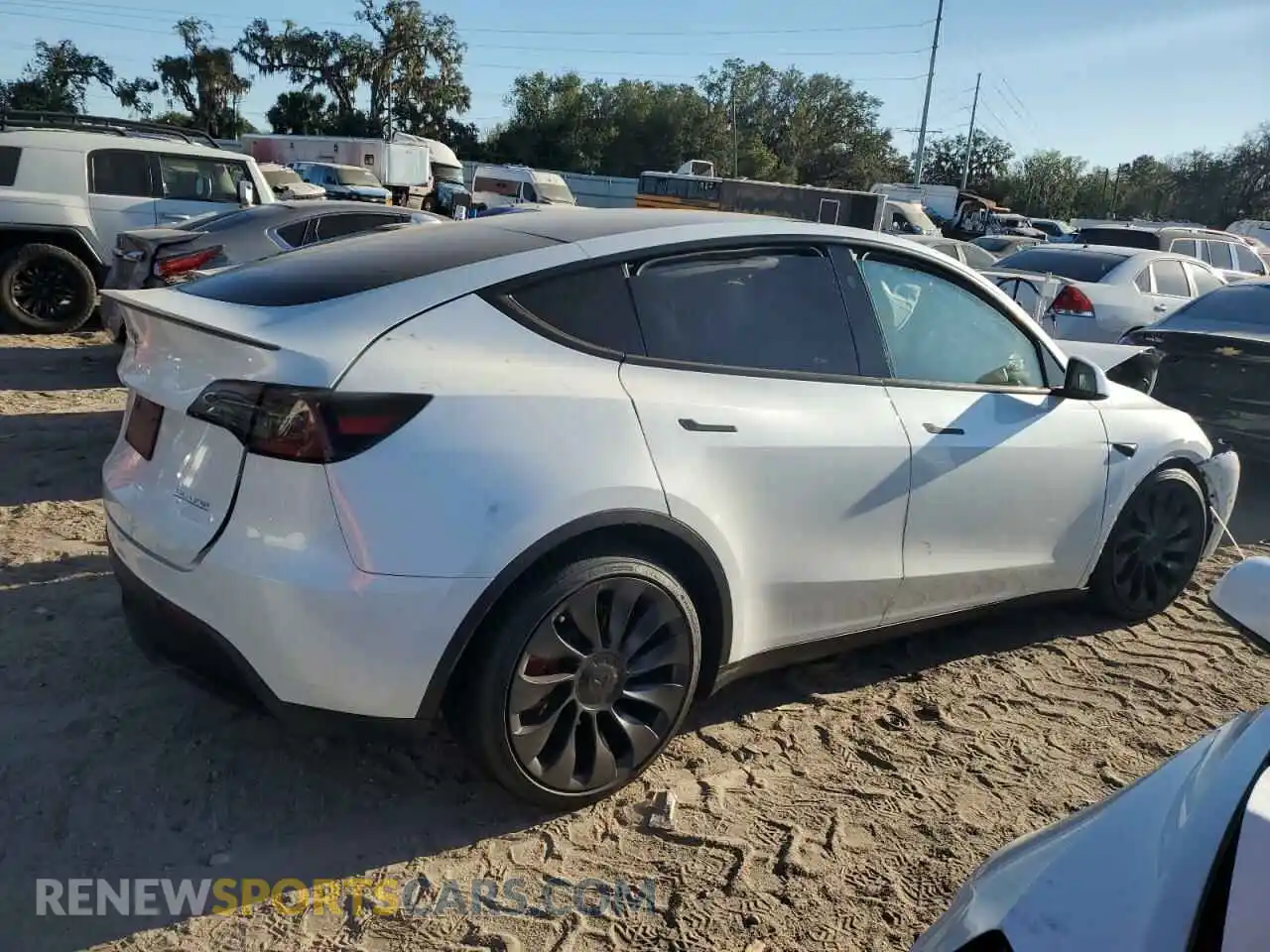 3 Photograph of a damaged car 7SAYGDEF2RA323645 TESLA MODEL Y 2024