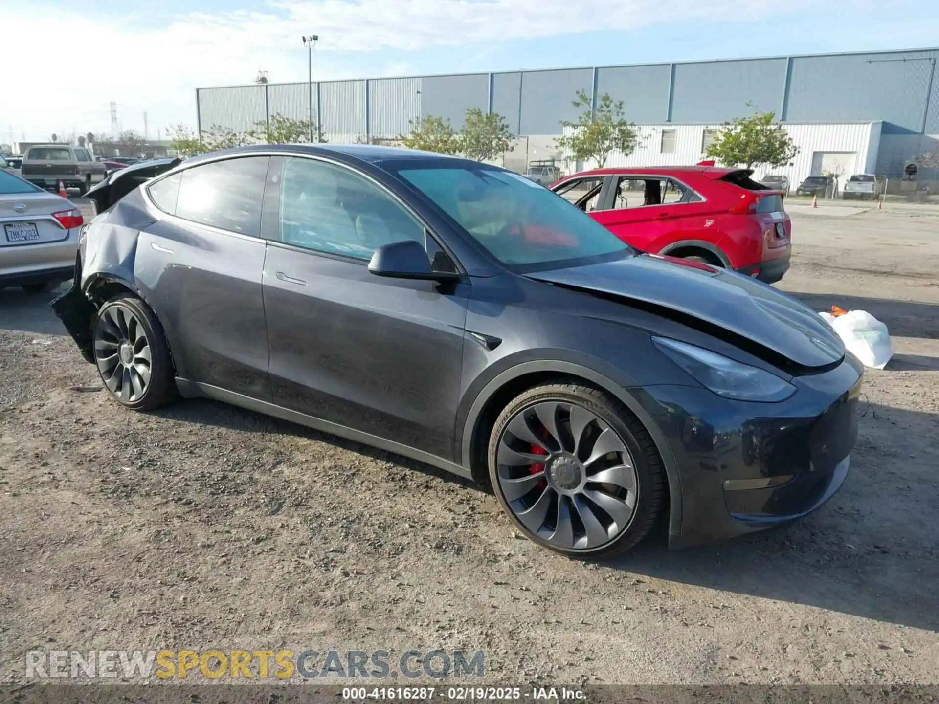 1 Photograph of a damaged car 7SAYGDEF2RF020707 TESLA MODEL Y 2024