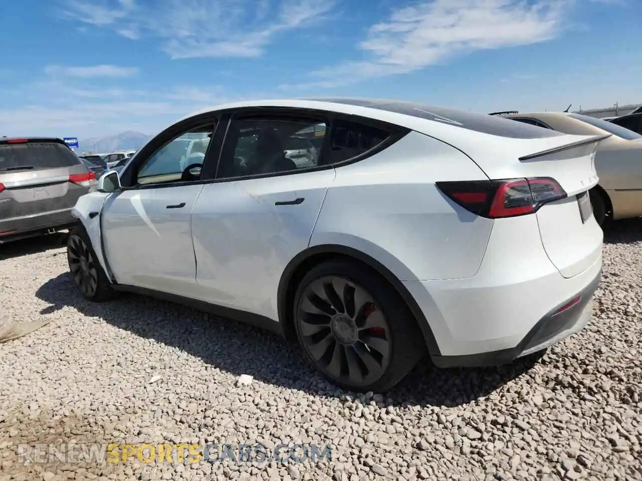 2 Photograph of a damaged car 7SAYGDEF2RF023350 TESLA MODEL Y 2024