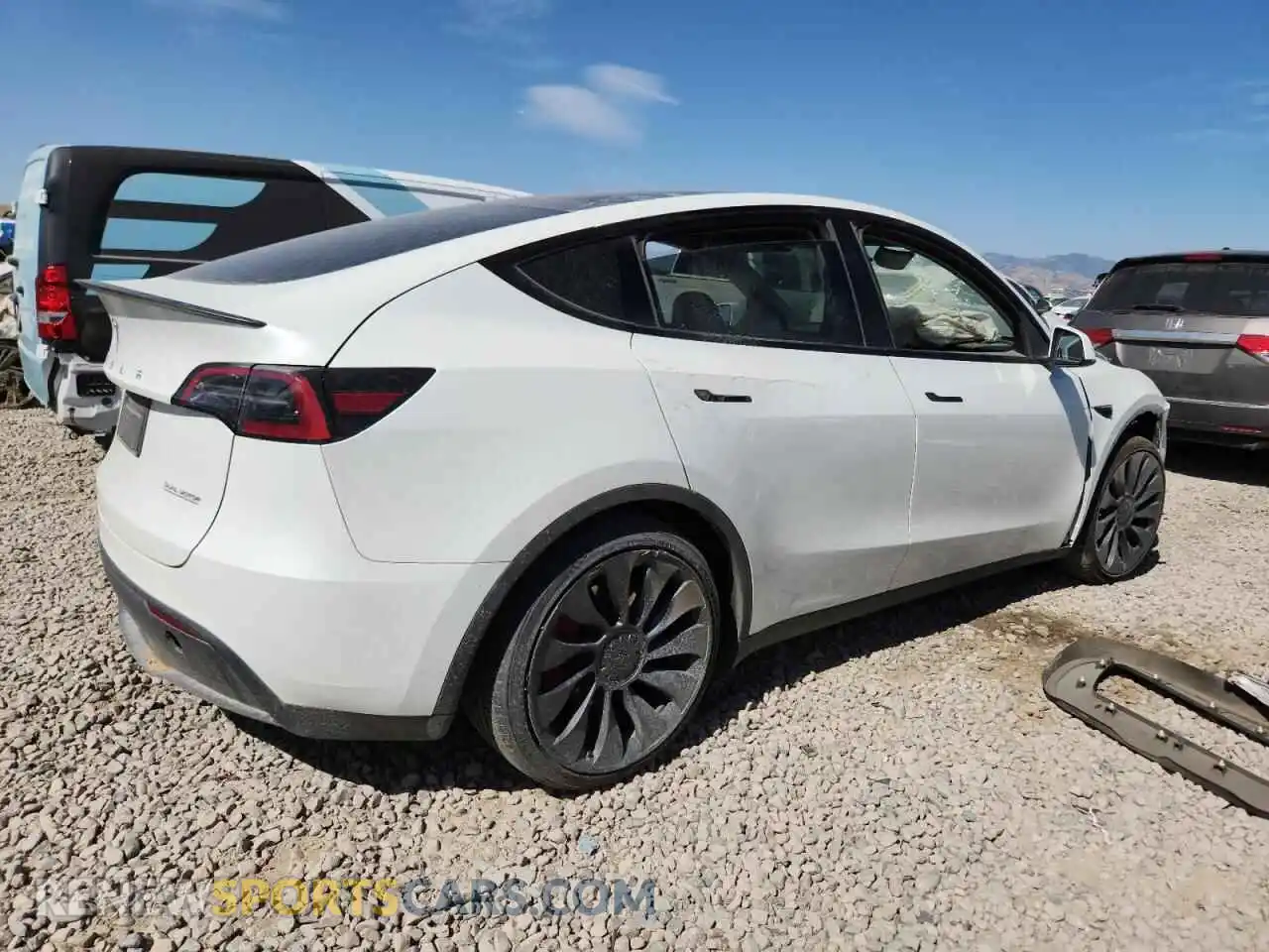 3 Photograph of a damaged car 7SAYGDEF2RF023350 TESLA MODEL Y 2024
