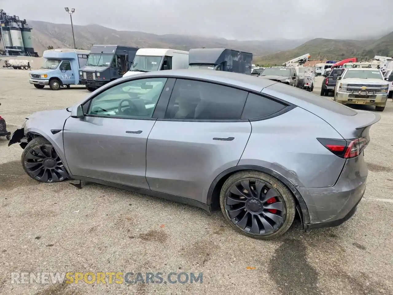 2 Photograph of a damaged car 7SAYGDEF3RA296682 TESLA MODEL Y 2024