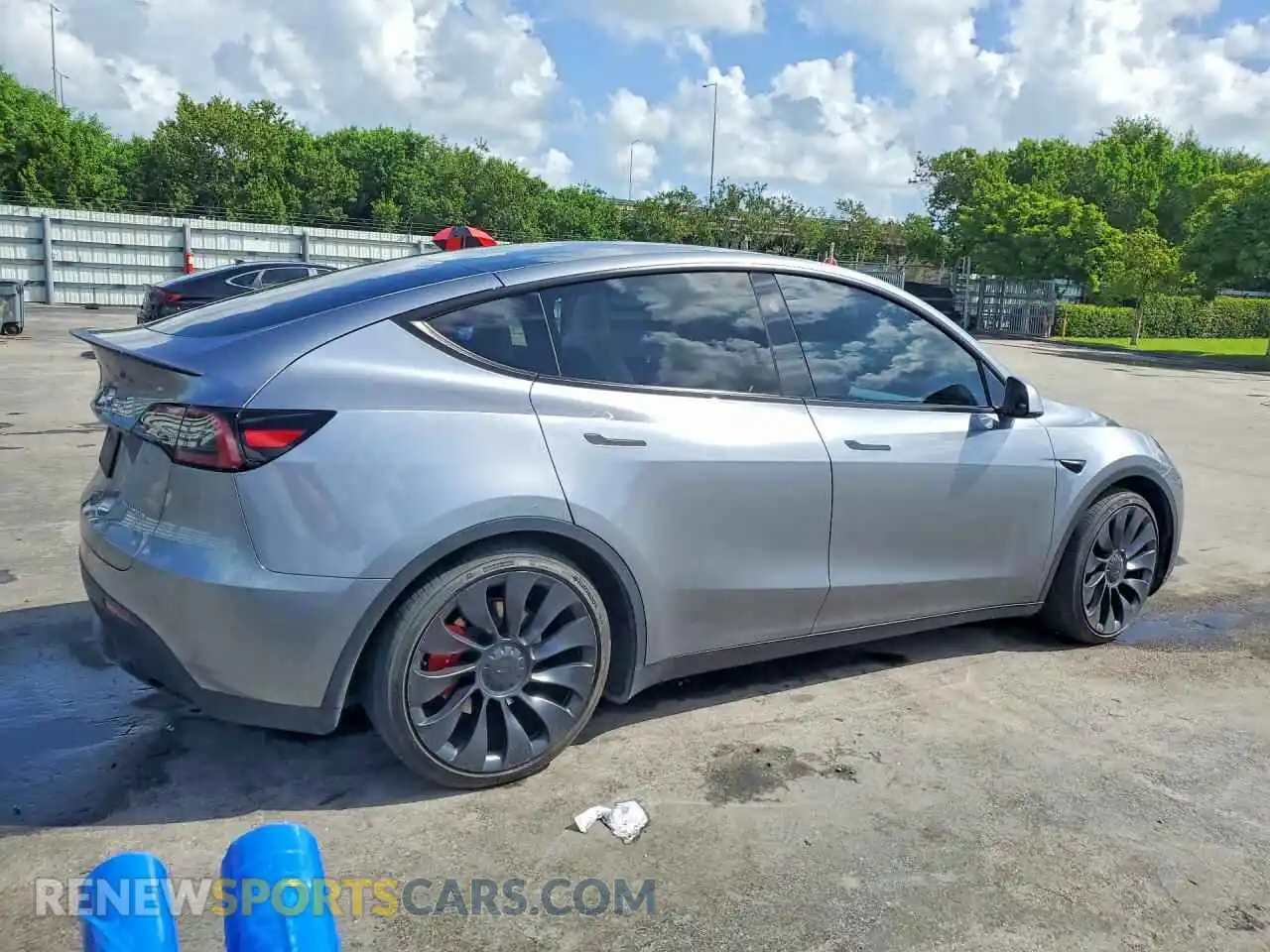 3 Photograph of a damaged car 7SAYGDEF3RA306935 TESLA MODEL Y 2024