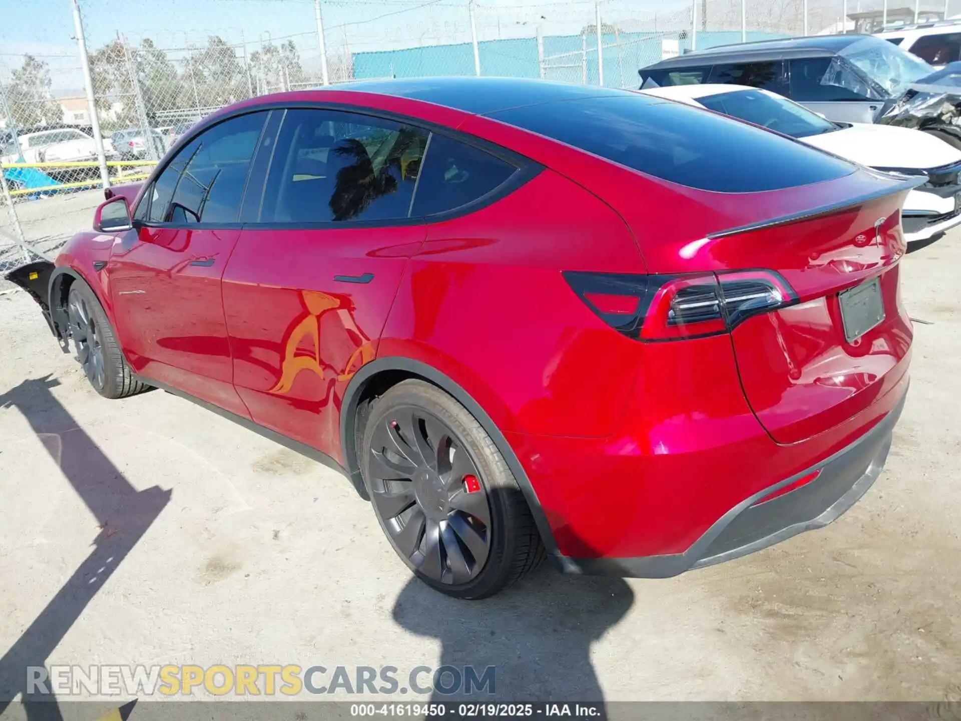 3 Photograph of a damaged car 7SAYGDEF3RF032980 TESLA MODEL Y 2024