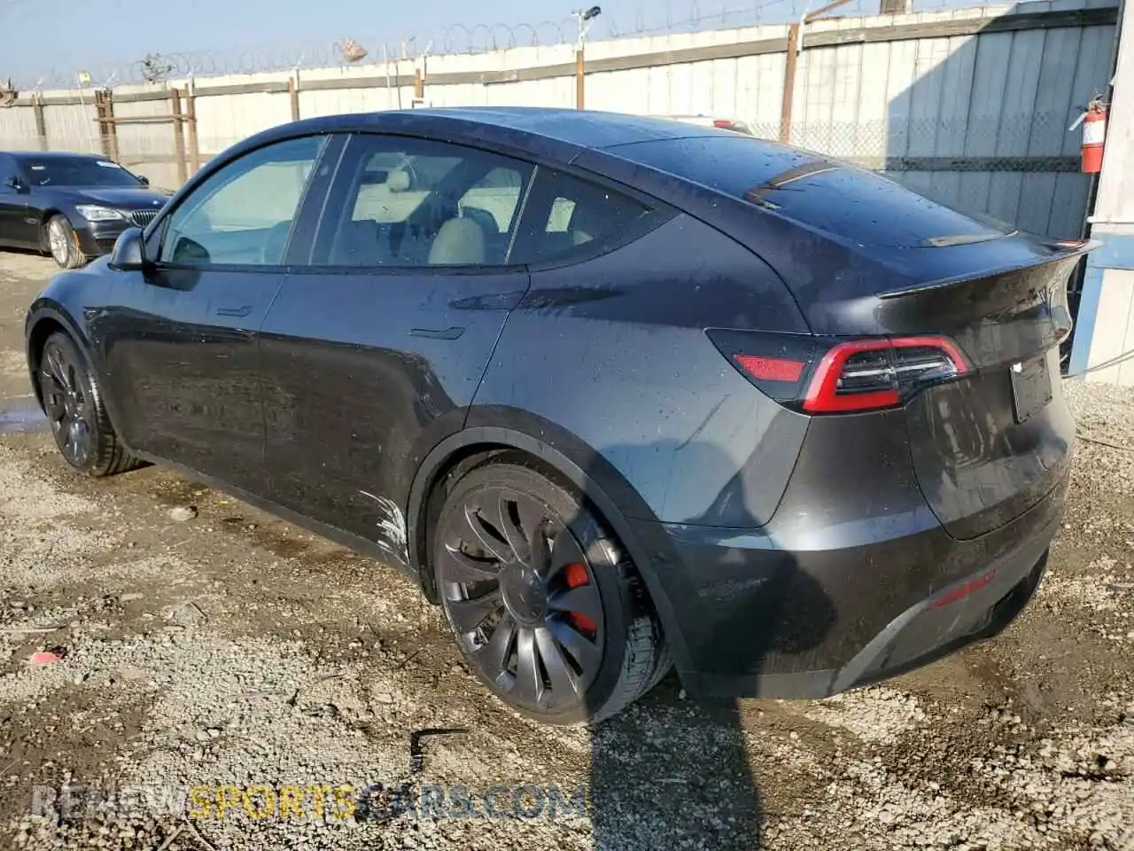 2 Photograph of a damaged car 7SAYGDEF3RF049892 TESLA MODEL Y 2024