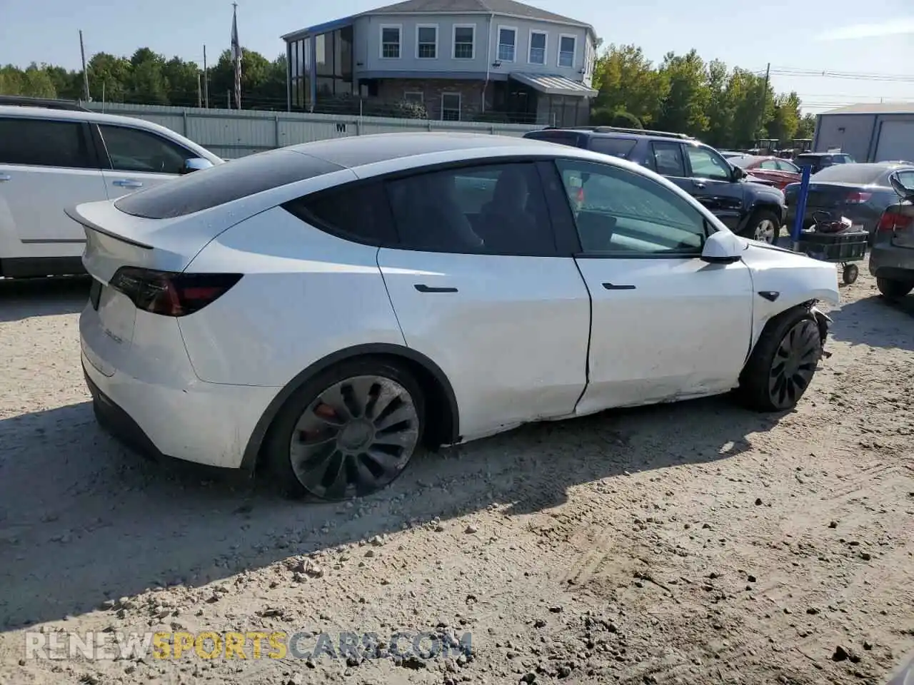 3 Photograph of a damaged car 7SAYGDEF4RA266087 TESLA MODEL Y 2024