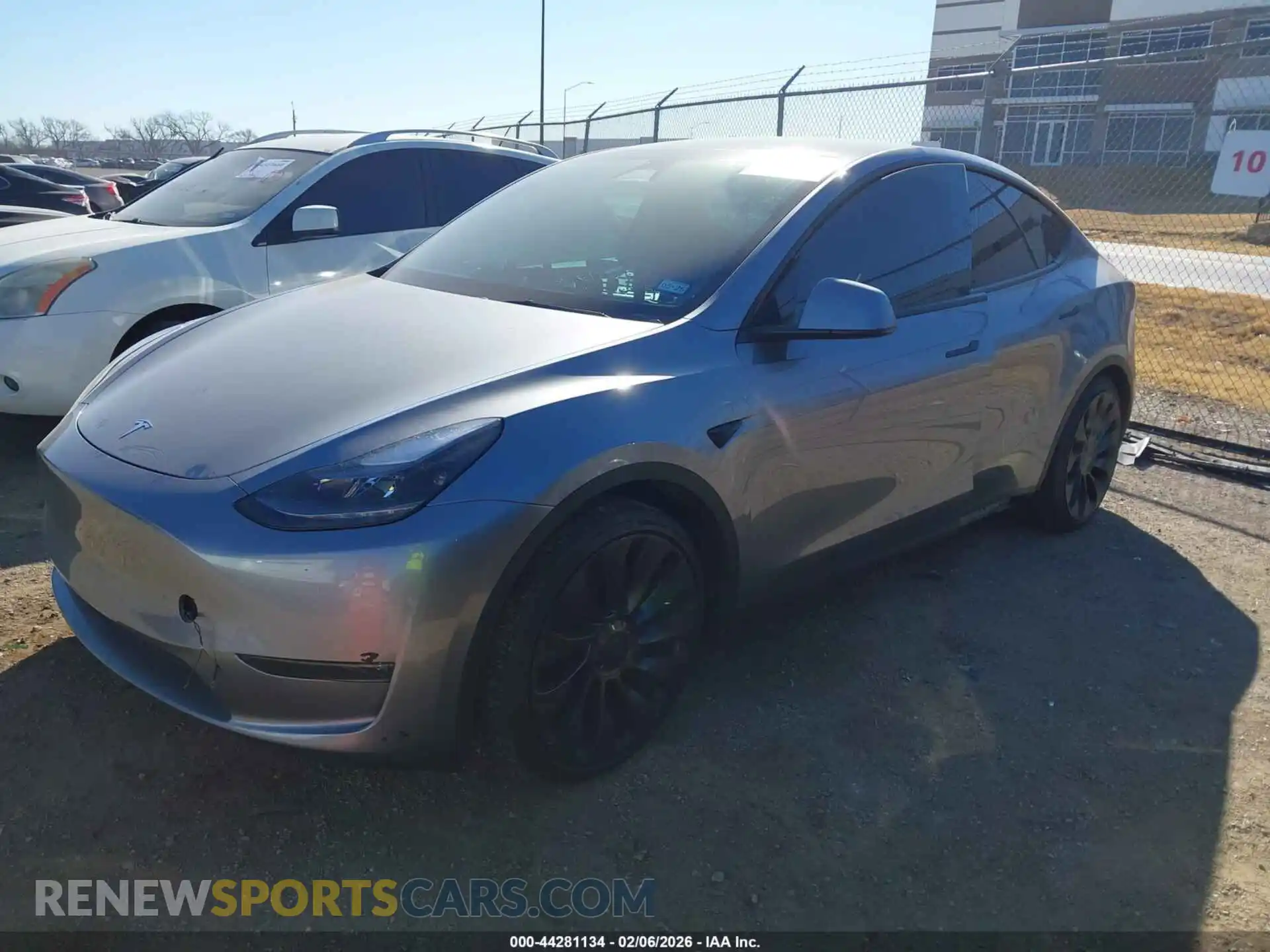 2 Photograph of a damaged car 7SAYGDEF4RA292754 TESLA MODEL Y 2024