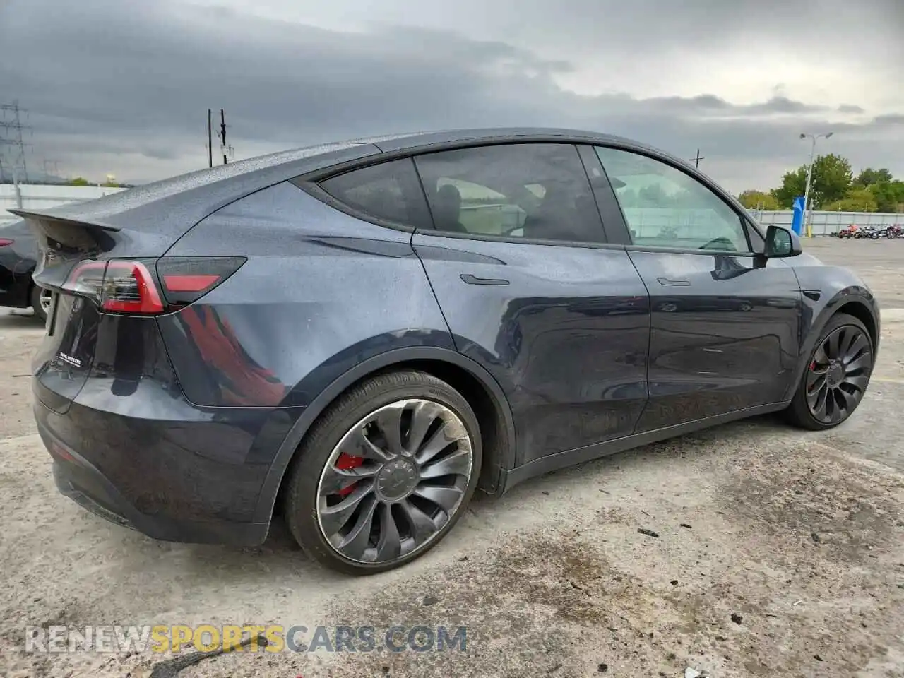 3 Photograph of a damaged car 7SAYGDEF4RA296822 TESLA MODEL Y 2024