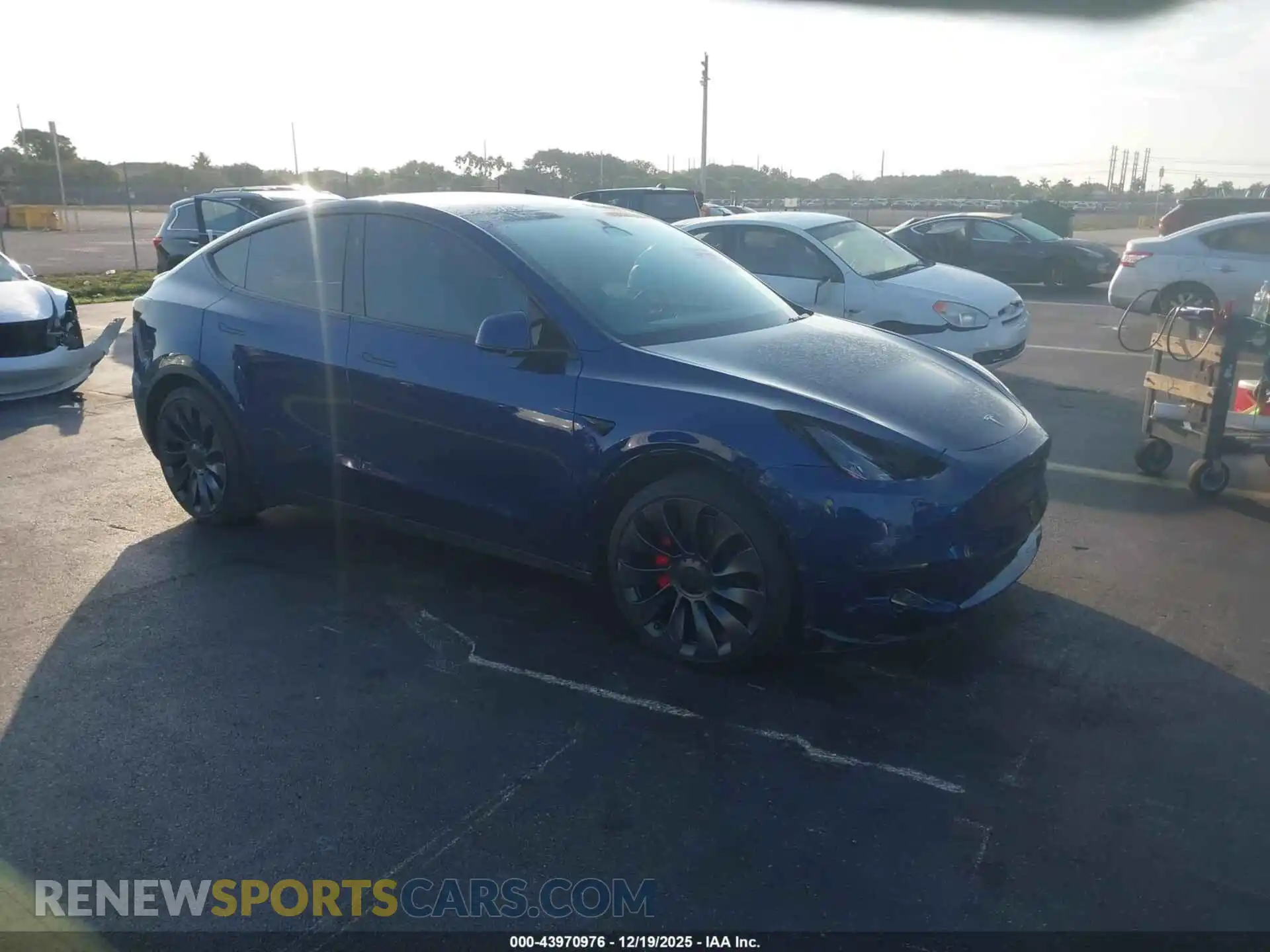 1 Photograph of a damaged car 7SAYGDEF4RA312033 TESLA MODEL Y 2024
