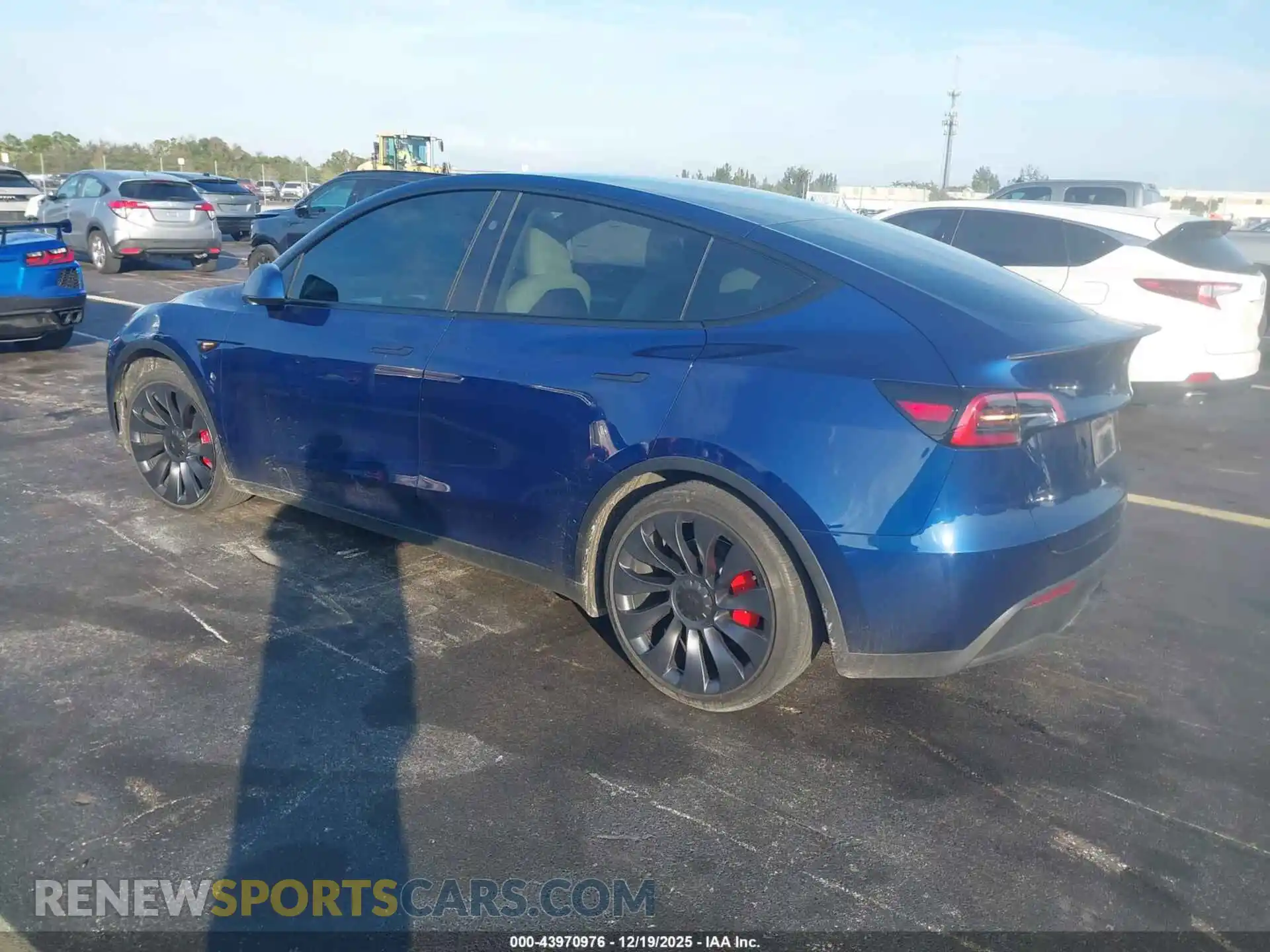 3 Photograph of a damaged car 7SAYGDEF4RA312033 TESLA MODEL Y 2024