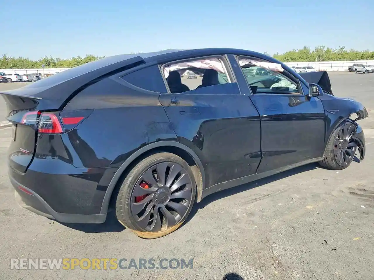3 Photograph of a damaged car 7SAYGDEF4RF131243 TESLA MODEL Y 2024