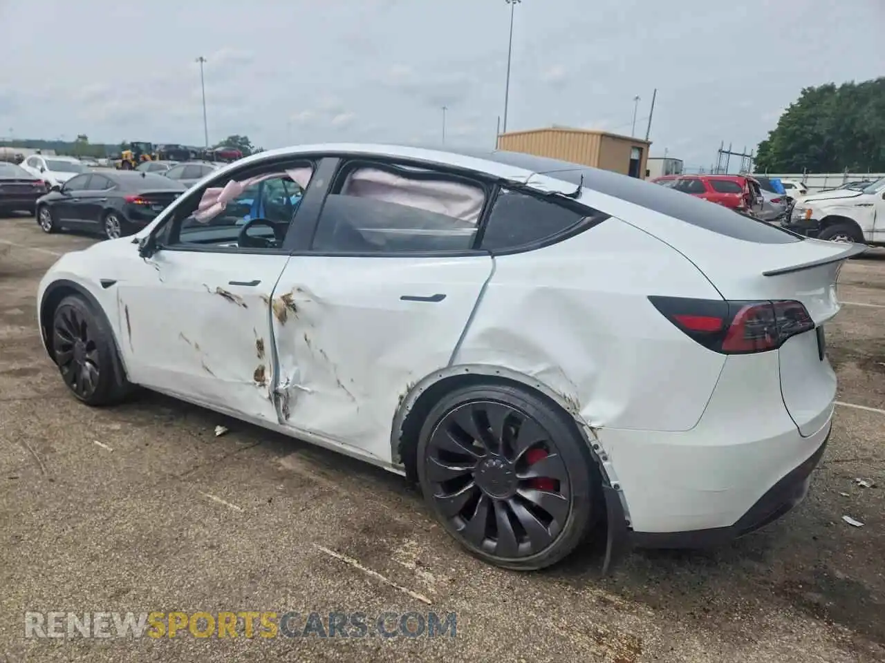 2 Photograph of a damaged car 7SAYGDEF5RA318908 TESLA MODEL Y 2024
