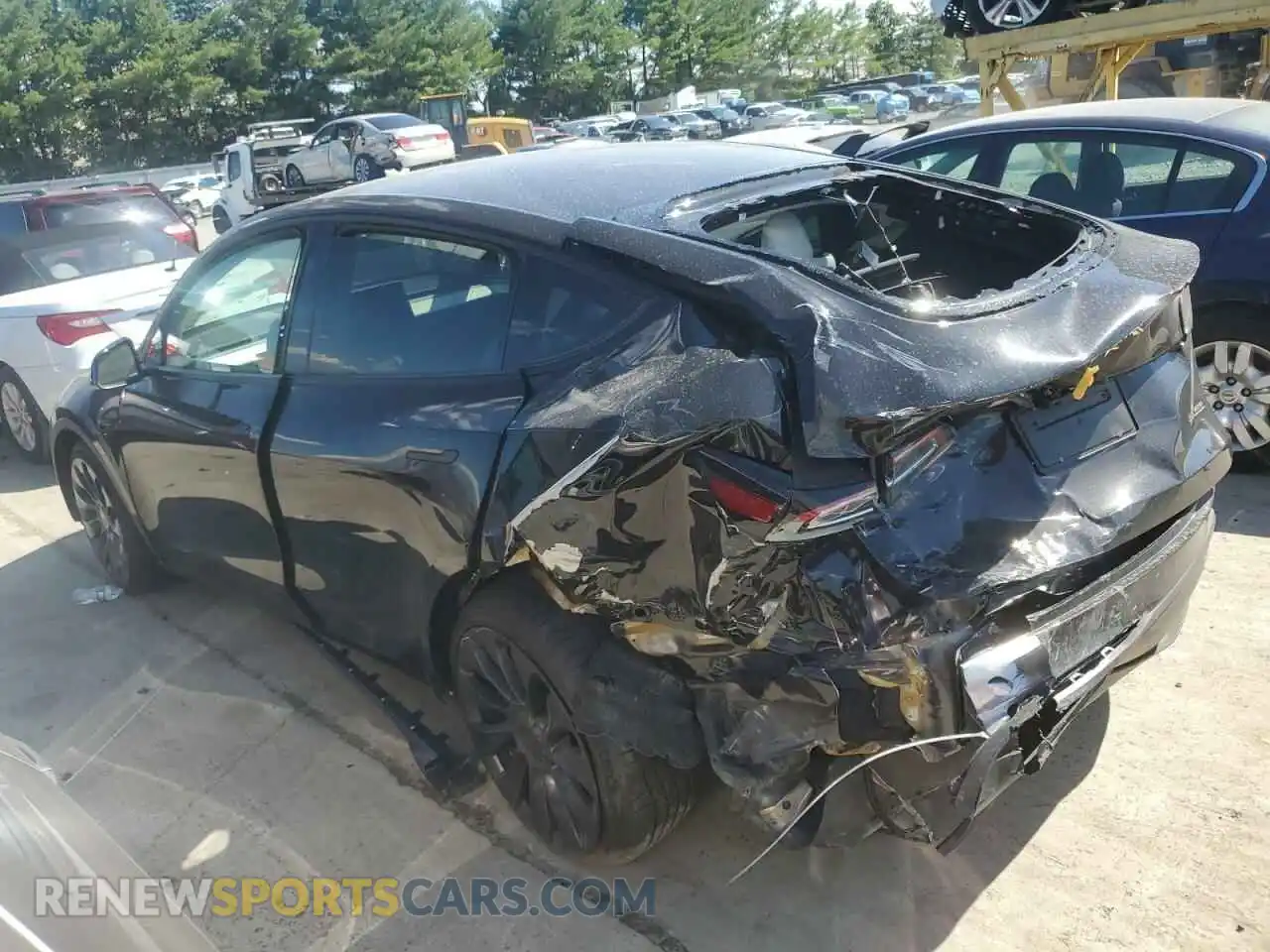 2 Photograph of a damaged car 7SAYGDEF5RF022452 TESLA MODEL Y 2024