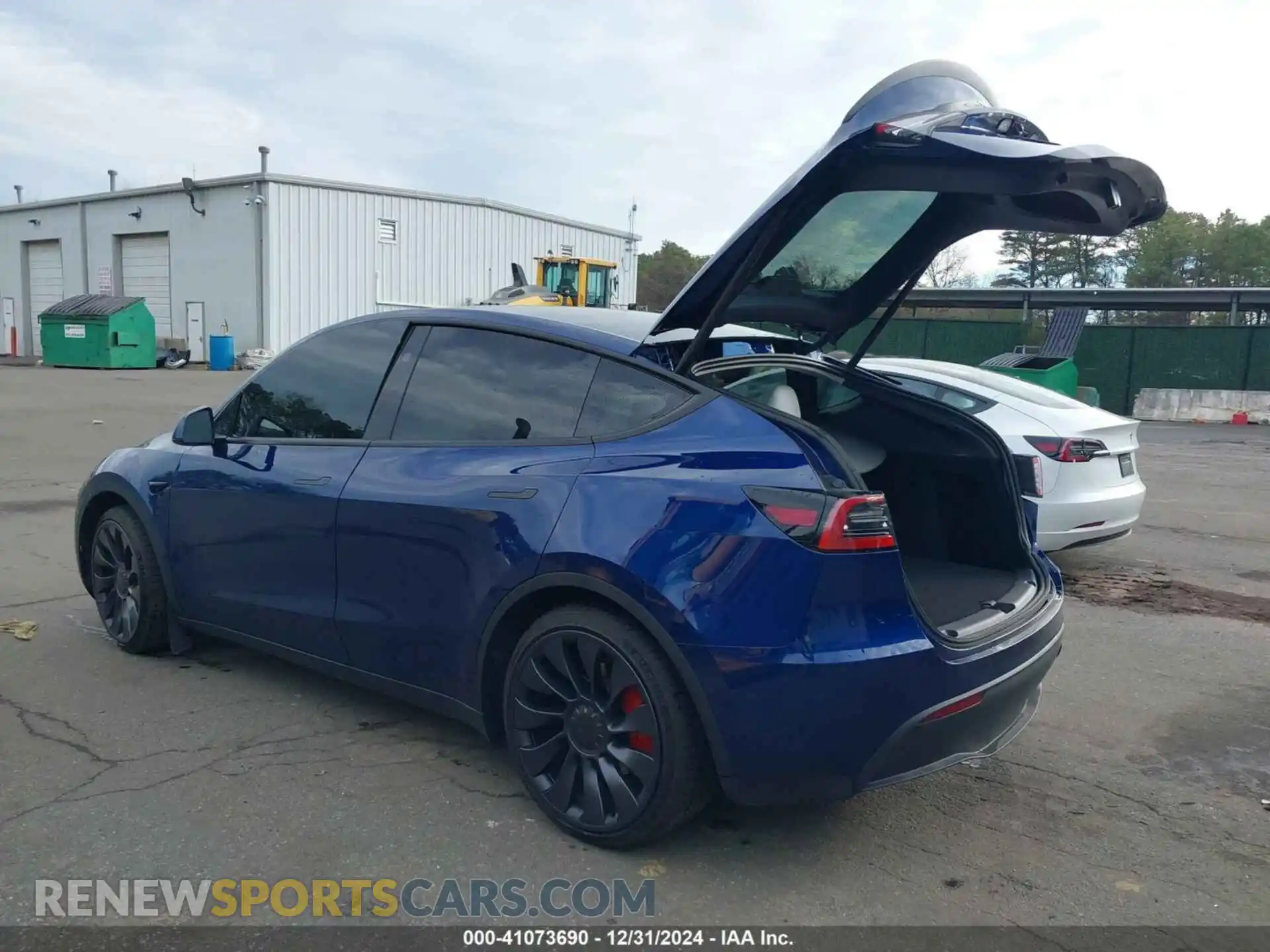 3 Photograph of a damaged car 7SAYGDEF5RF028607 TESLA MODEL Y 2024