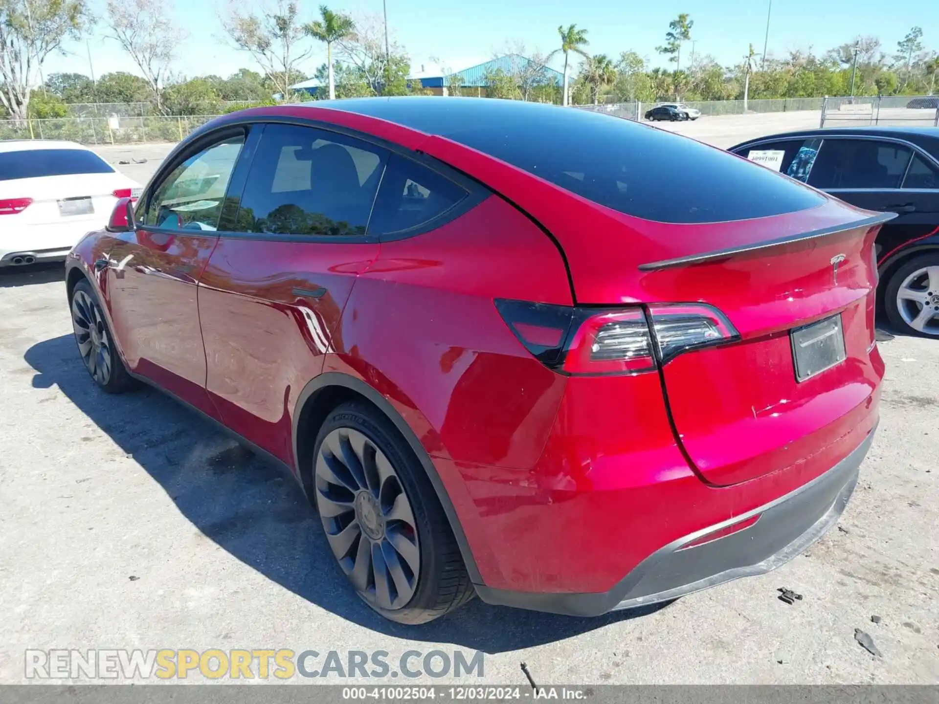 3 Photograph of a damaged car 7SAYGDEF5RF044807 TESLA MODEL Y 2024