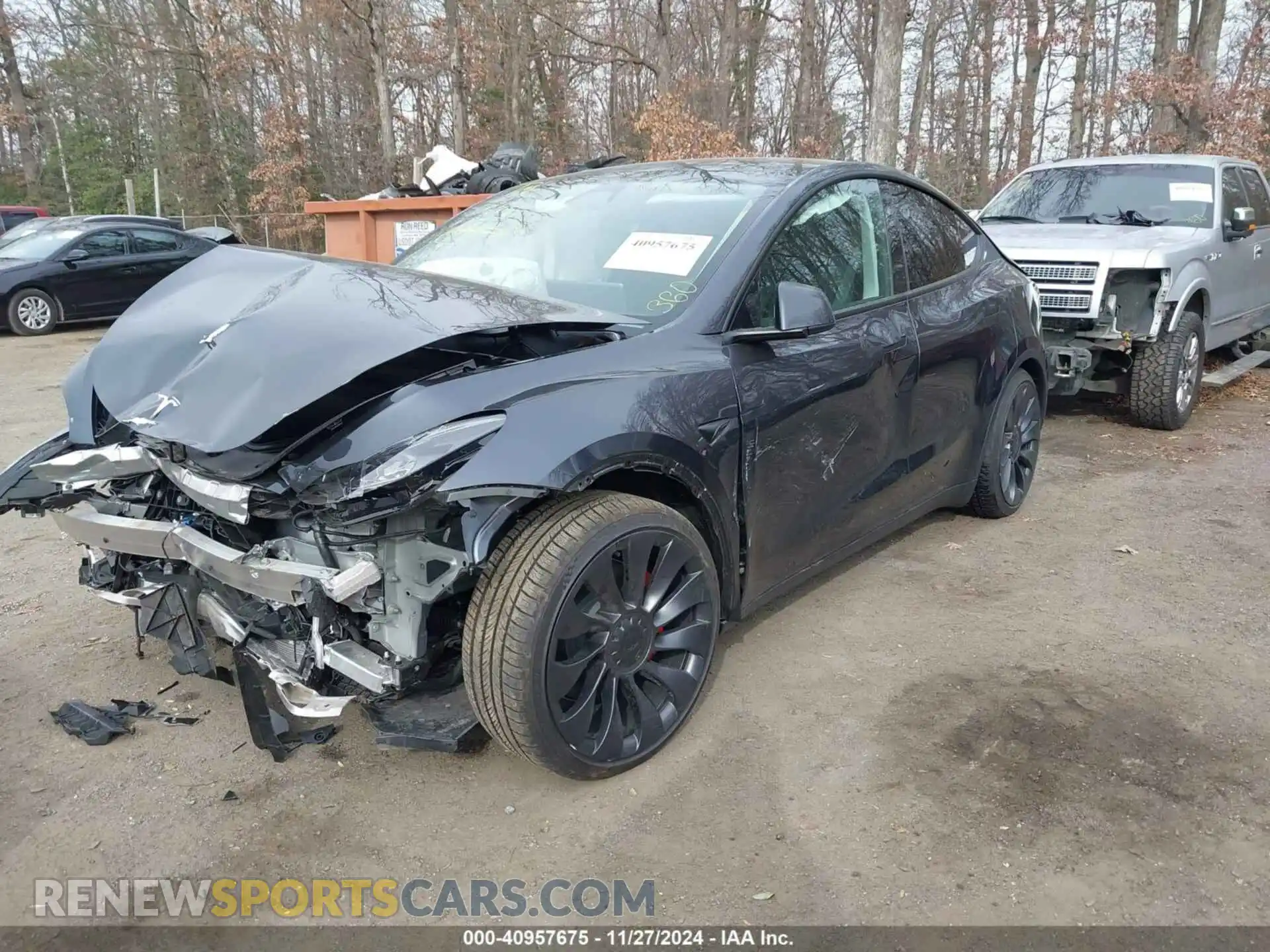 2 Photograph of a damaged car 7SAYGDEF7RA264513 TESLA MODEL Y 2024