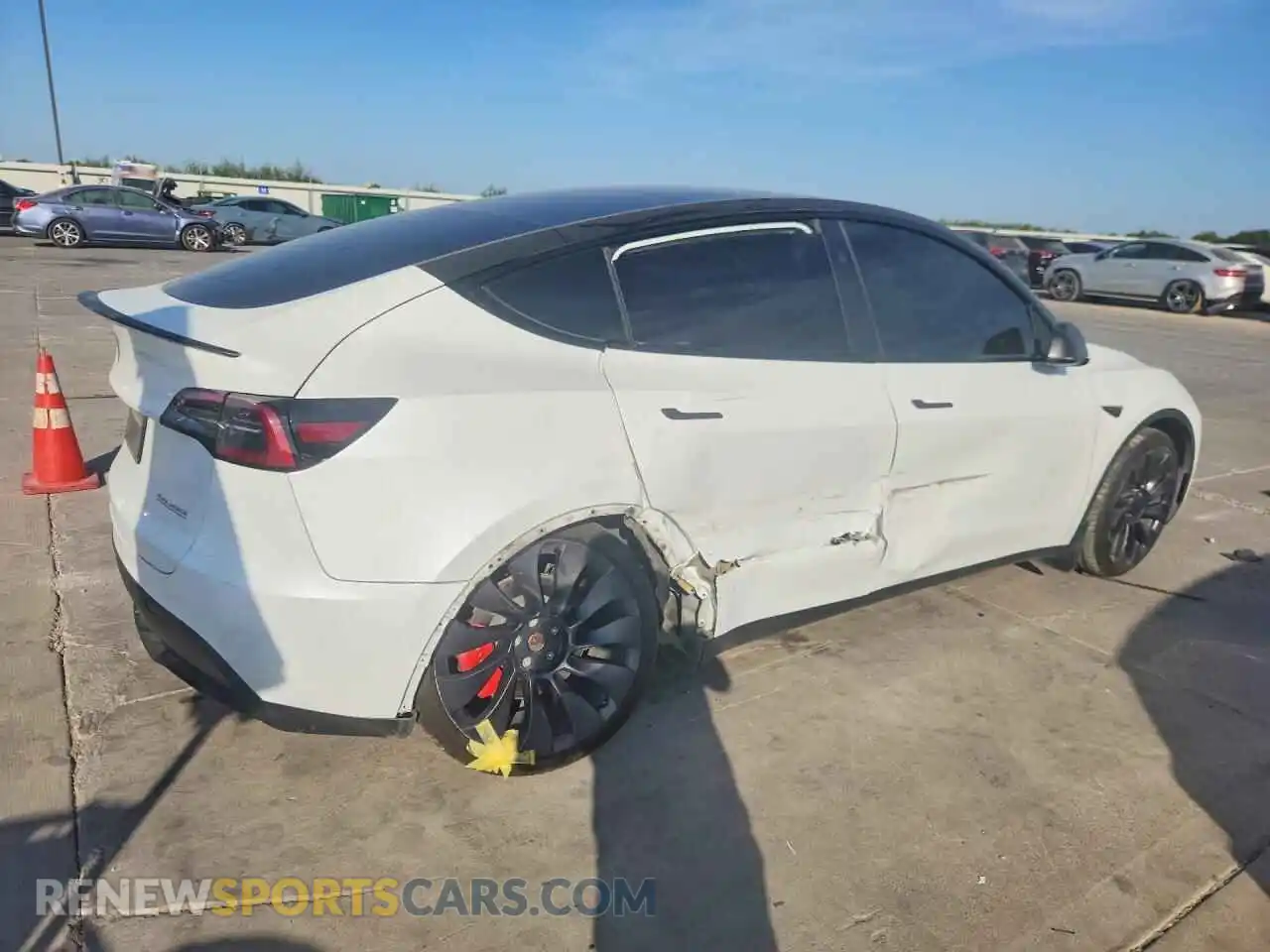 3 Фотография поврежденного автомобиля 7SAYGDEF7RA294692 TESLA MODEL Y 2024