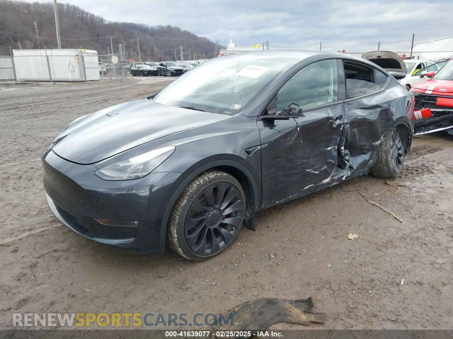 2 Photograph of a damaged car 7SAYGDEF7RF020203 TESLA MODEL Y 2024