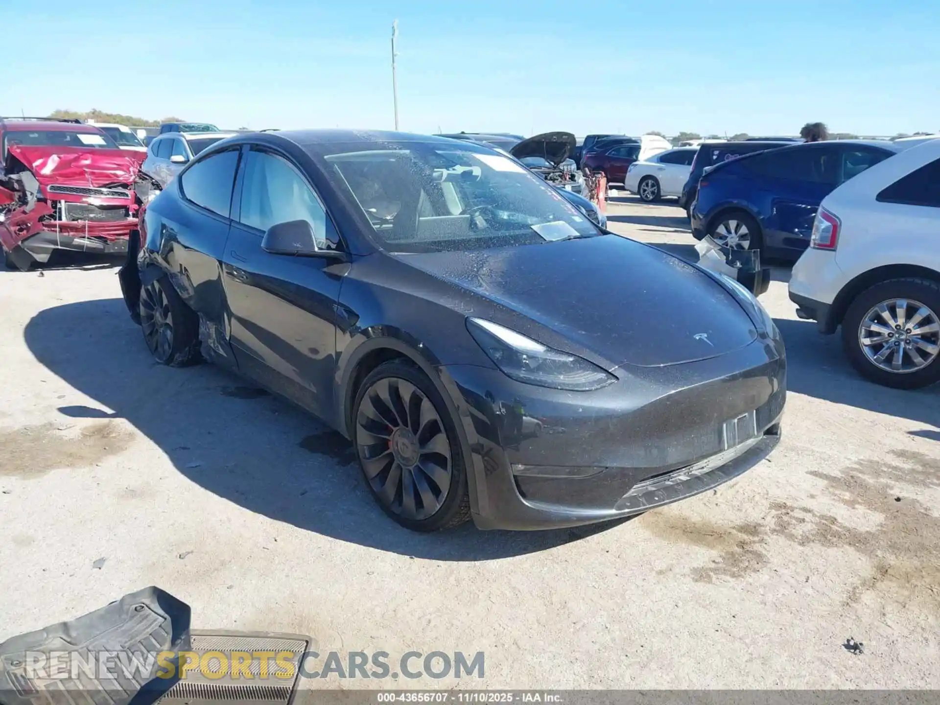 1 Photograph of a damaged car 7SAYGDEF7RF023778 TESLA MODEL Y 2024