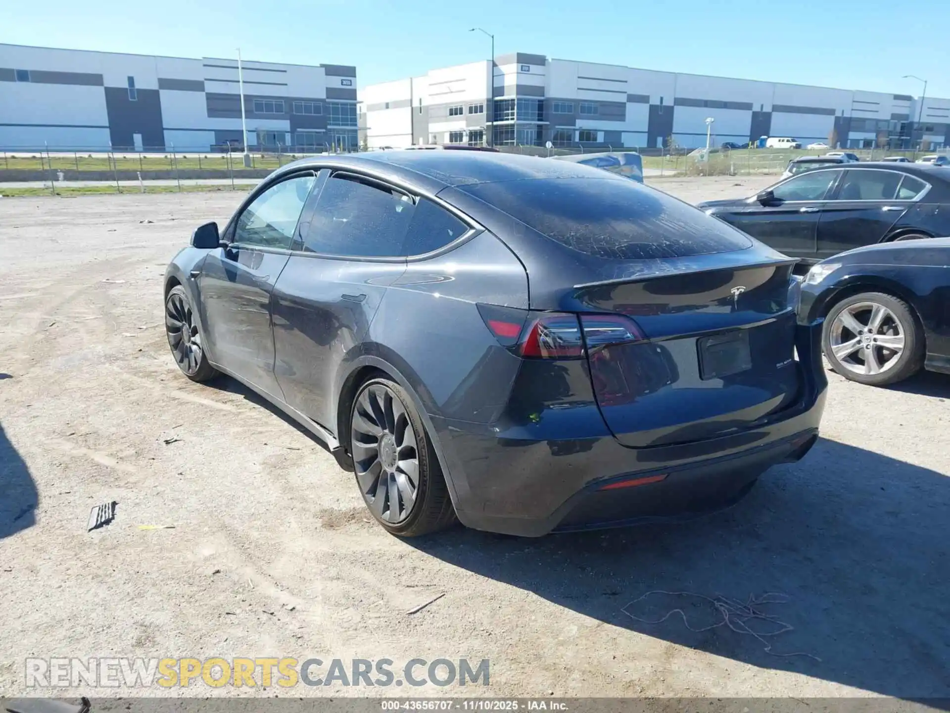 3 Photograph of a damaged car 7SAYGDEF7RF023778 TESLA MODEL Y 2024