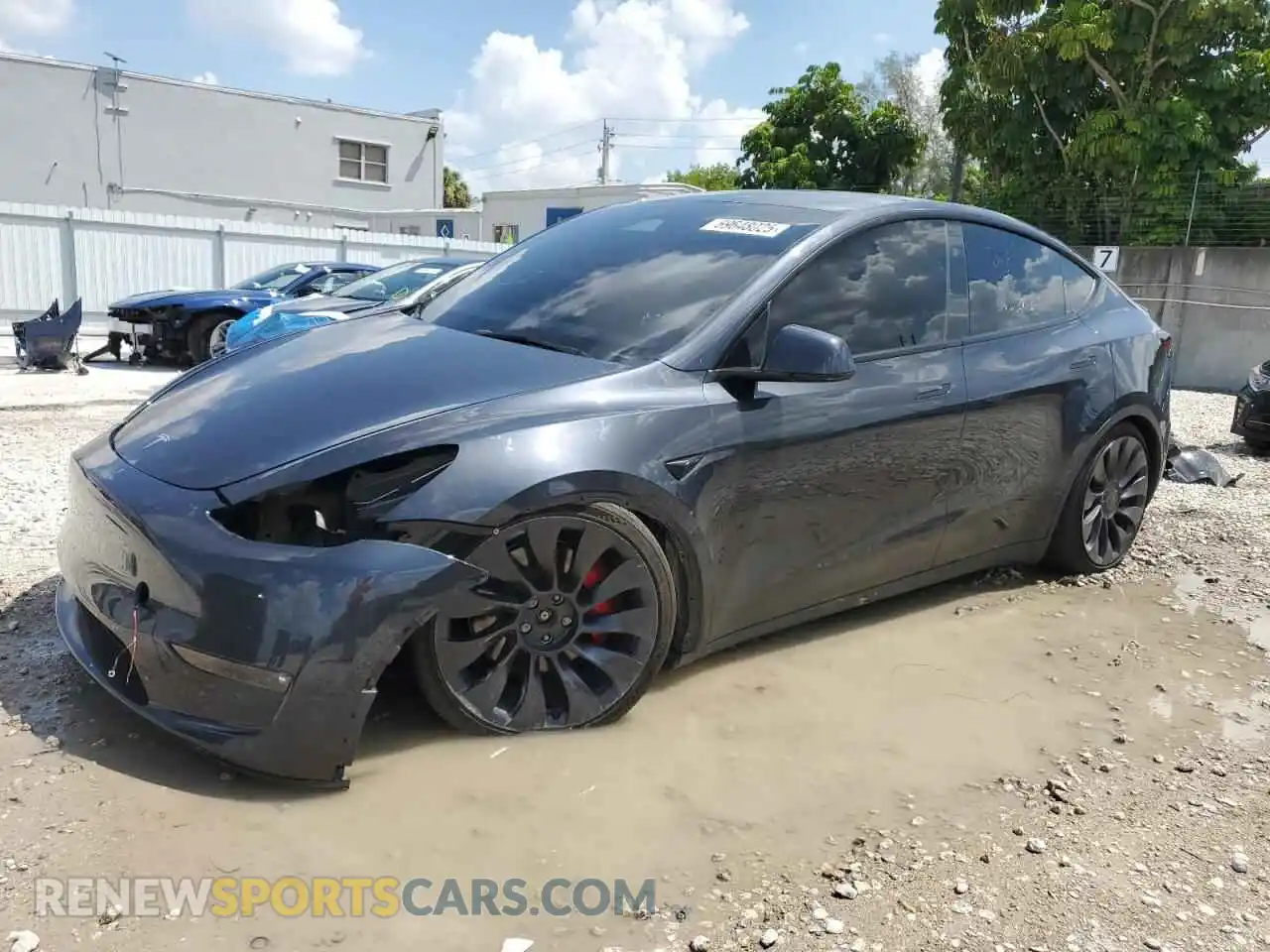 1 Photograph of a damaged car 7SAYGDEF7RF048311 TESLA MODEL Y 2024