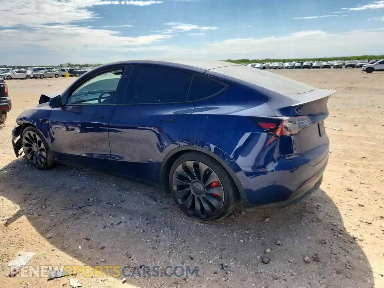2 fotografías del automóvil dañado 7SAYGDEF7RF049250 TESLA MODEL Y 2024
