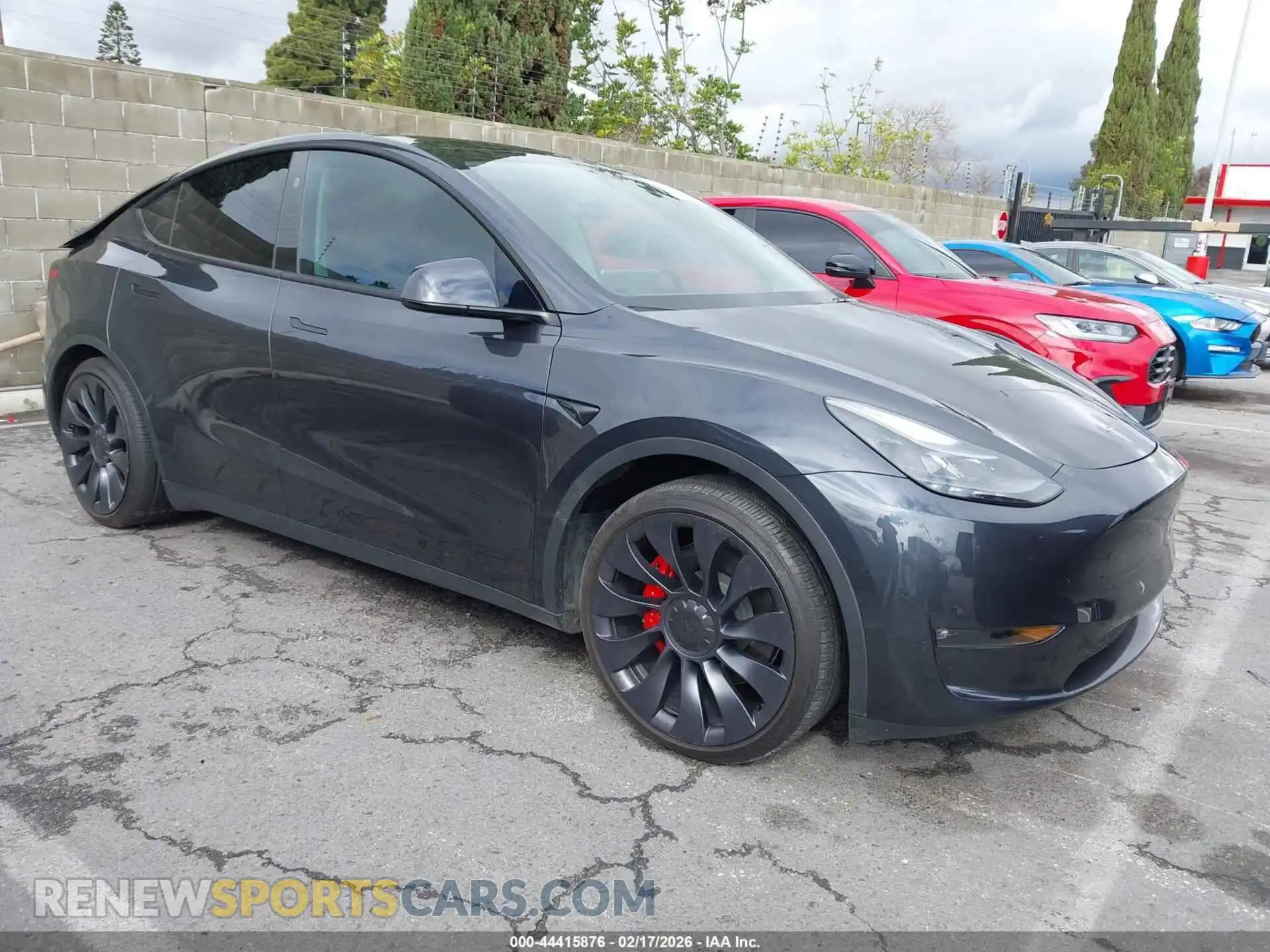 1 Photograph of a damaged car 7SAYGDEF7RF197835 TESLA MODEL Y 2024