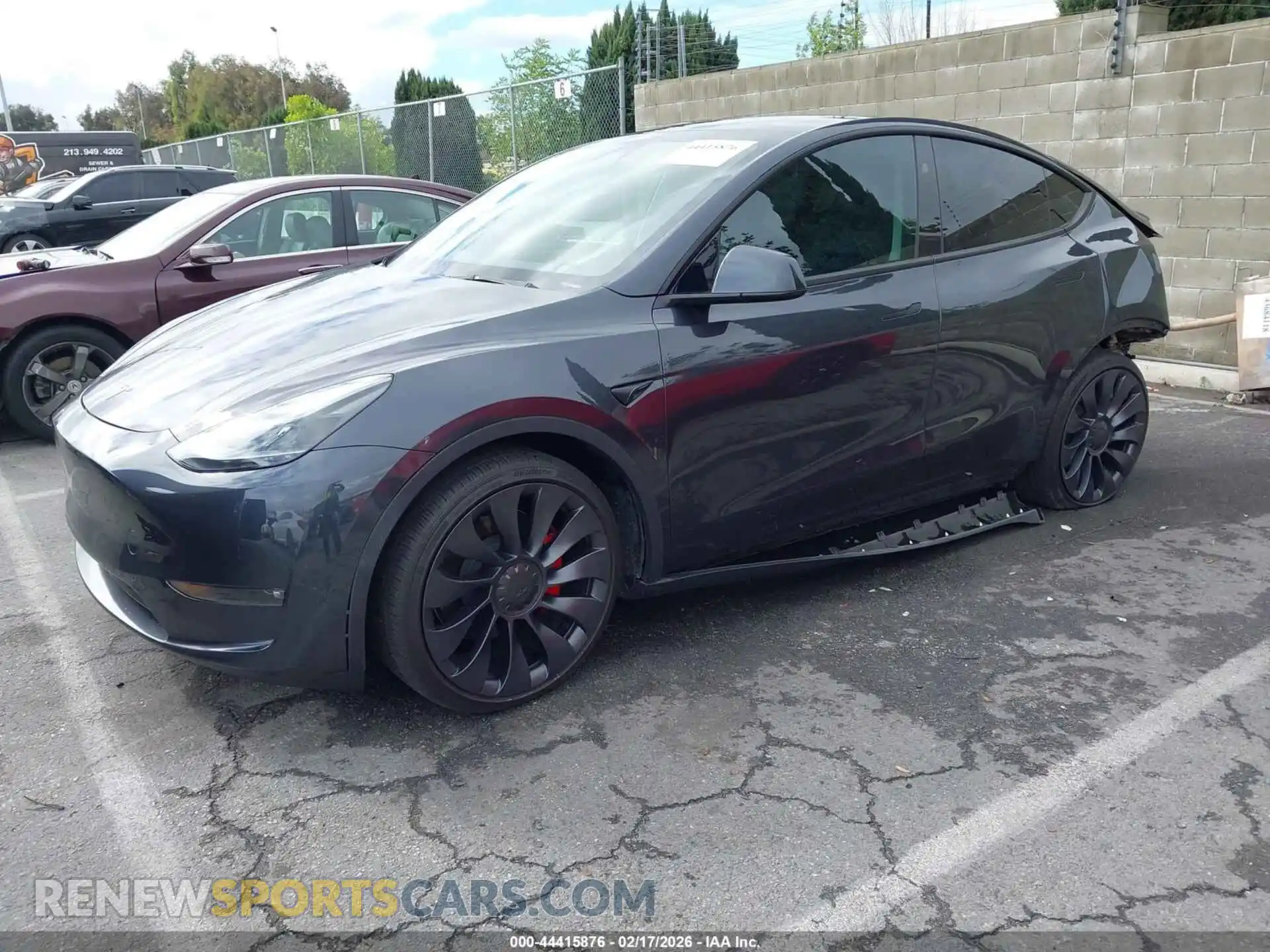 2 Photograph of a damaged car 7SAYGDEF7RF197835 TESLA MODEL Y 2024