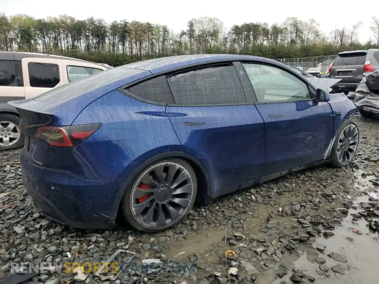 3 Photograph of a damaged car 7SAYGDEF8RA320717 TESLA MODEL Y 2024
