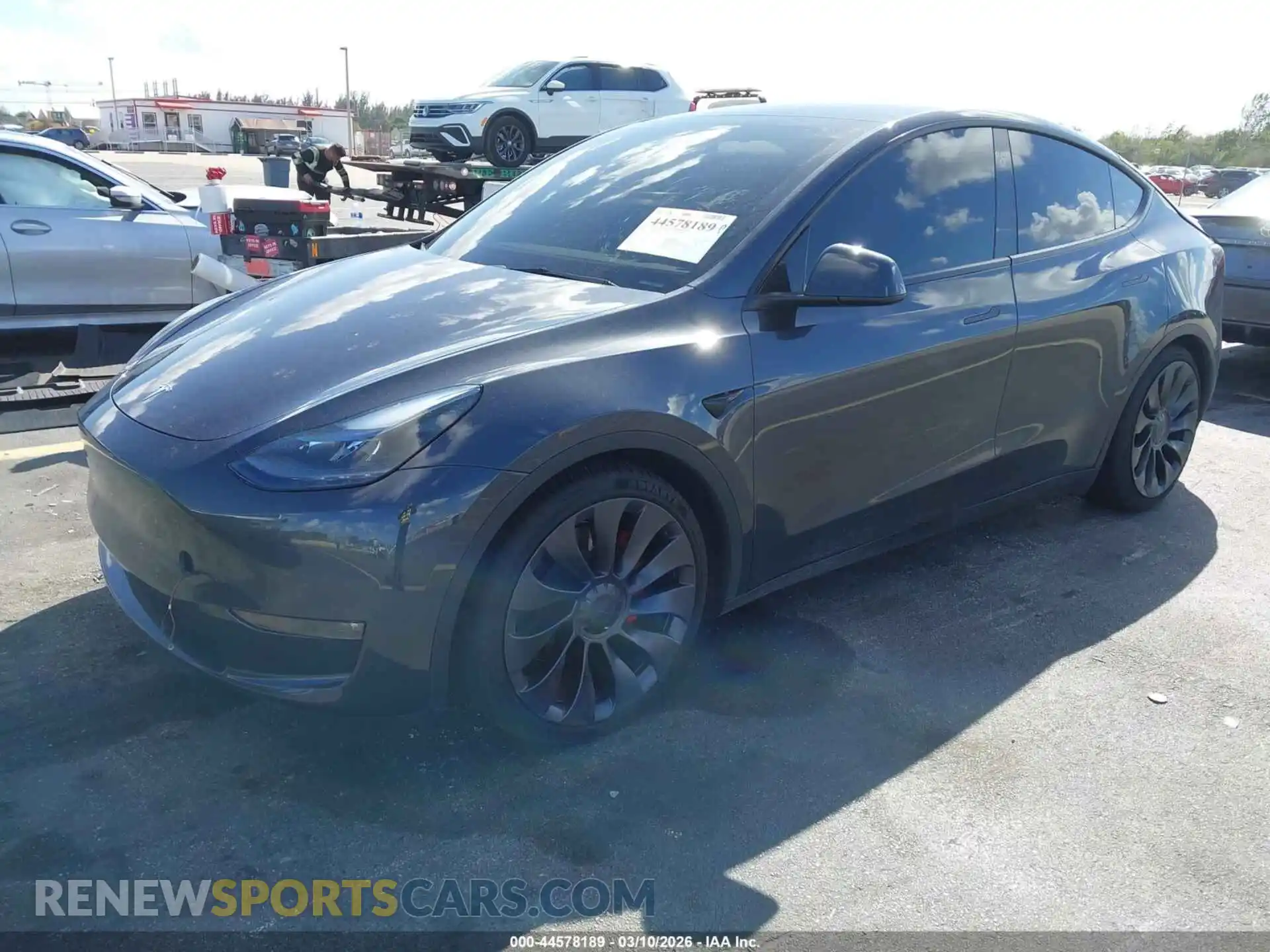 2 Photograph of a damaged car 7SAYGDEF8RF021103 TESLA MODEL Y 2024