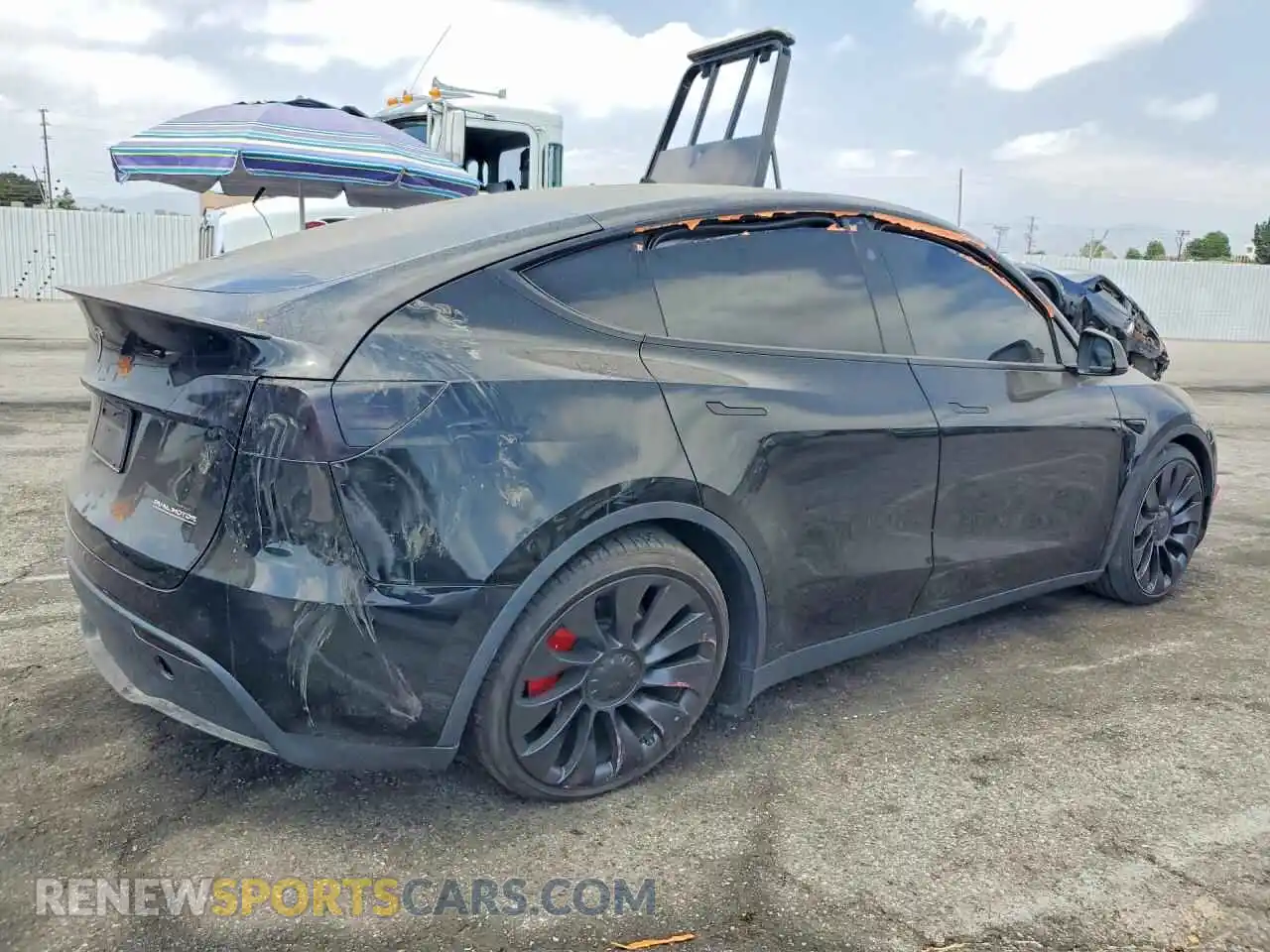 3 Photograph of a damaged car 7SAYGDEF8RF077770 TESLA MODEL Y 2024