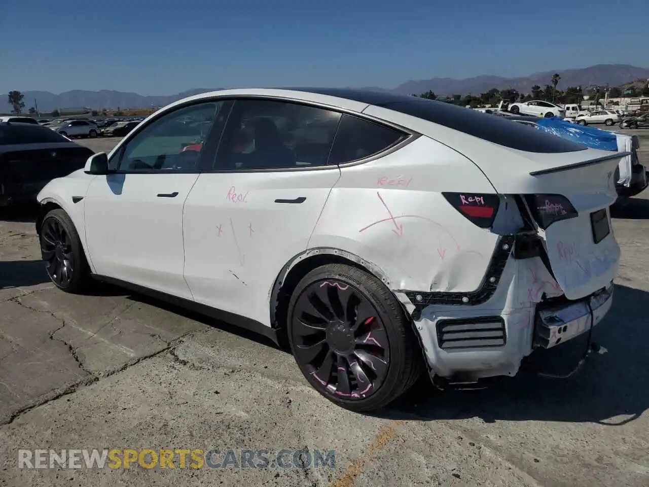 2 Photograph of a damaged car 7SAYGDEF8RF131584 TESLA MODEL Y 2024