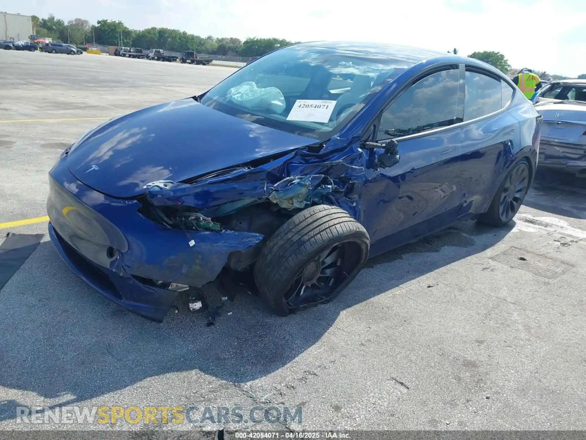 2 Photograph of a damaged car 7SAYGDEF9RA267204 TESLA MODEL Y 2024