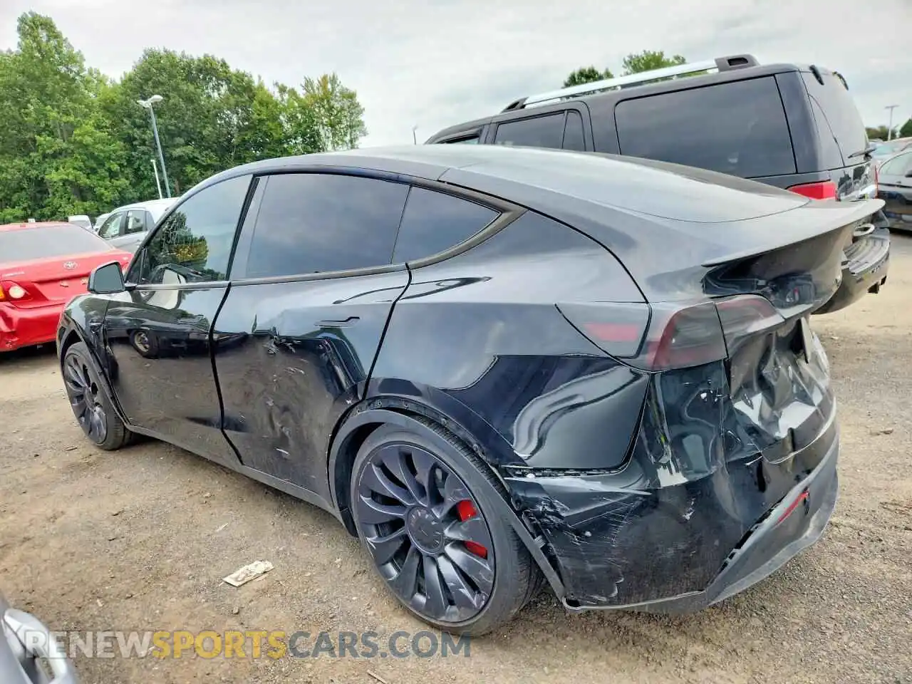 2 Photograph of a damaged car 7SAYGDEF9RA299280 TESLA MODEL Y 2024