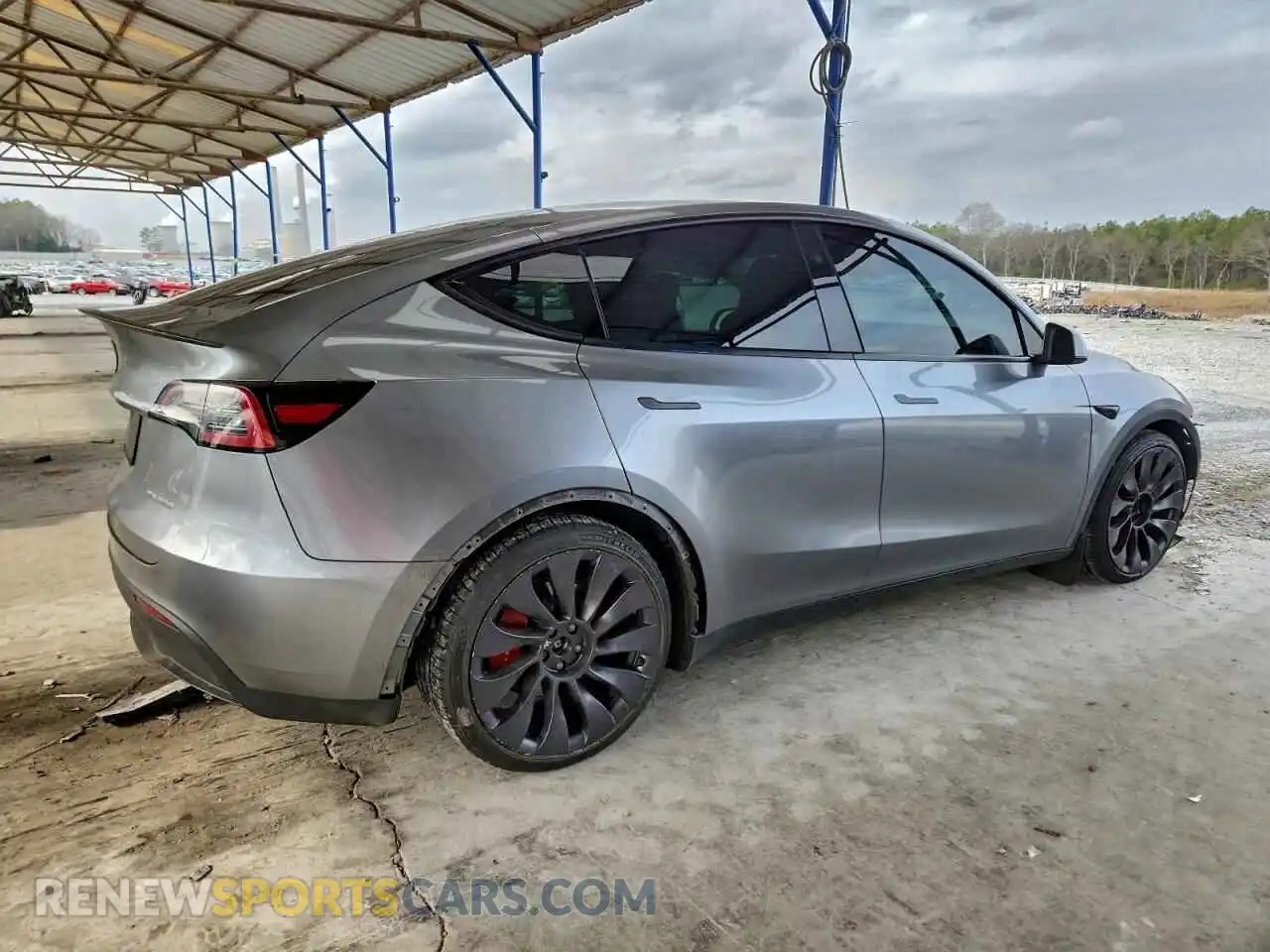 3 Photograph of a damaged car 7SAYGDEF9RA327613 TESLA MODEL Y 2024