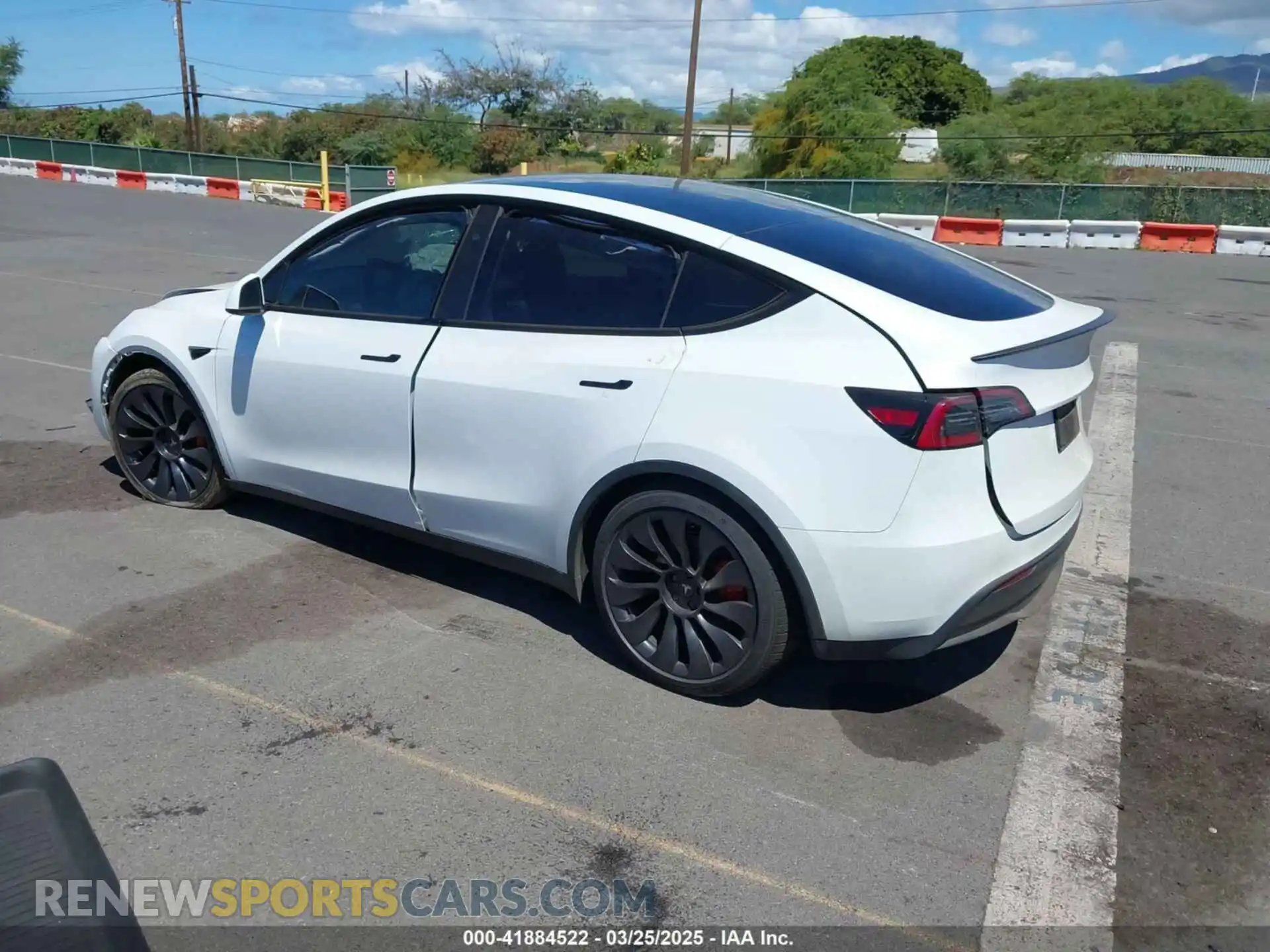 3 Фотография поврежденного автомобиля 7SAYGDEF9RF062033 TESLA MODEL Y 2024