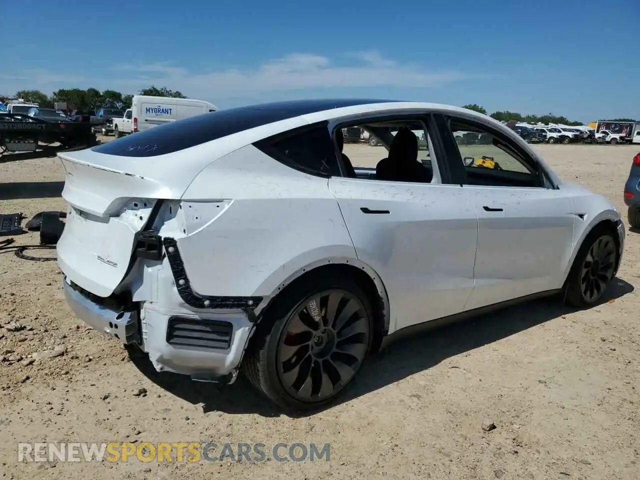 3 Photograph of a damaged car 7SAYGDEFXRA265266 TESLA MODEL Y 2024