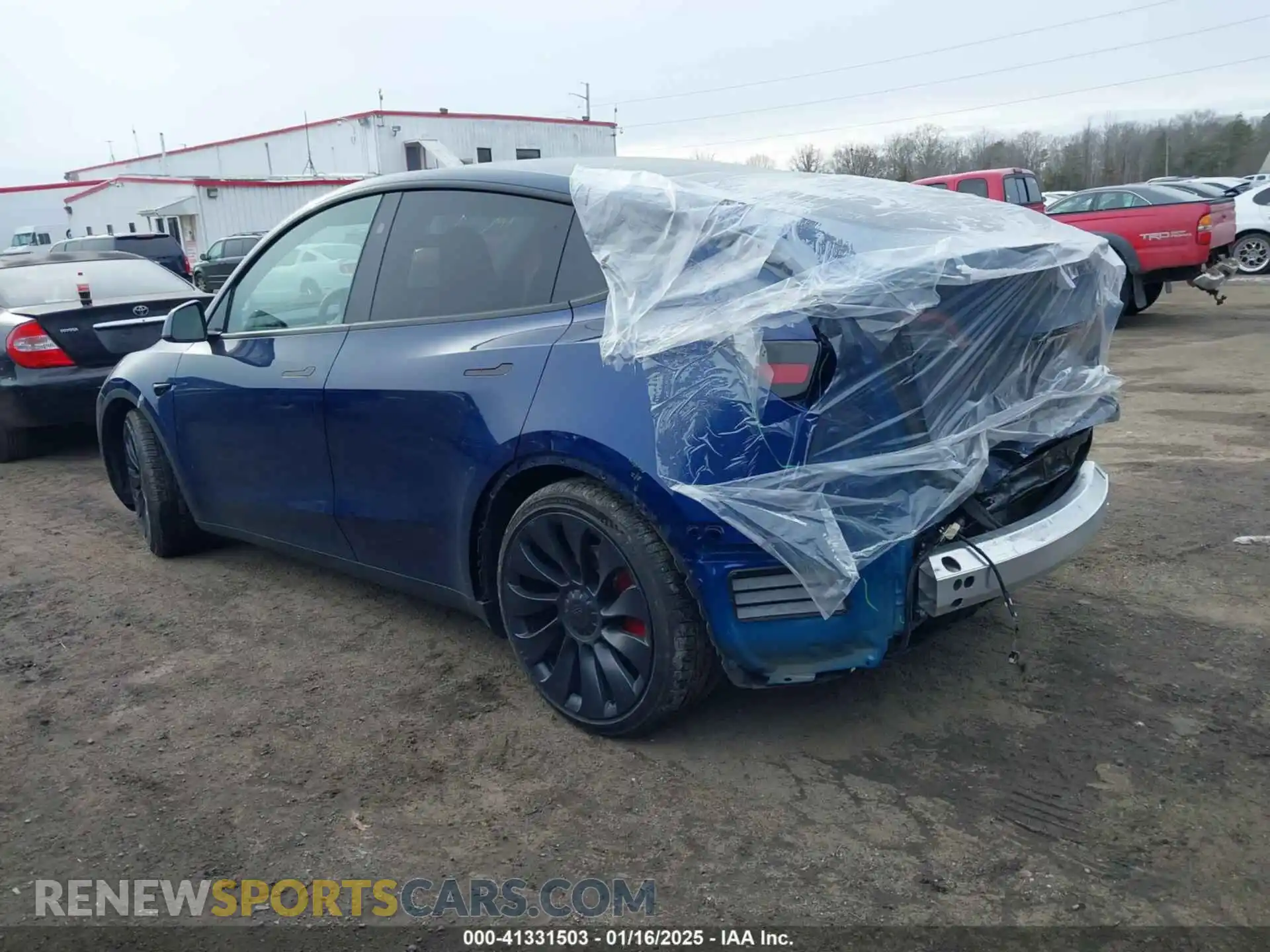 3 Photograph of a damaged car 7SAYGDEFXRA268040 TESLA MODEL Y 2024