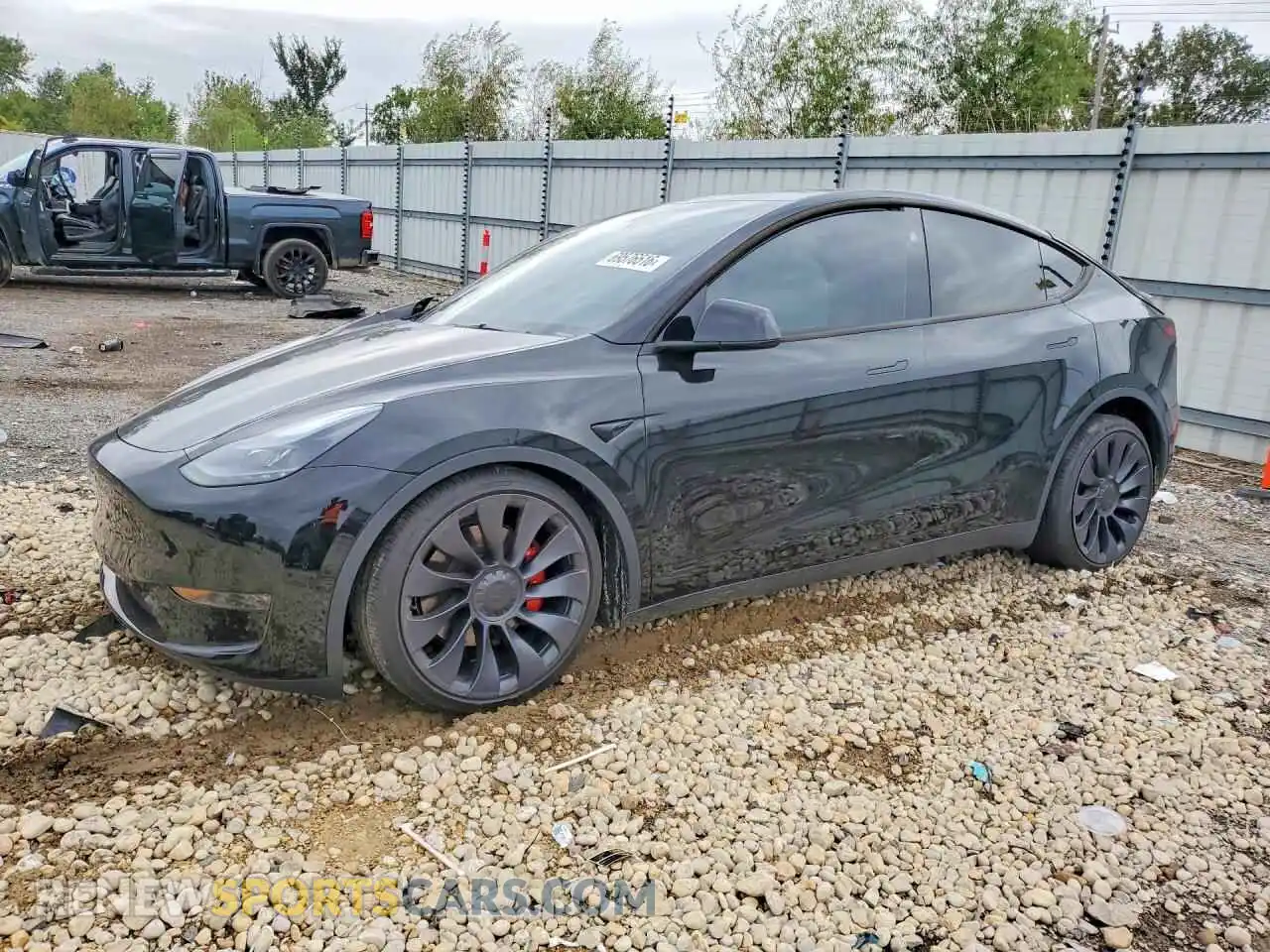 1 Фотография поврежденного автомобиля 7SAYGDEFXRA275473 TESLA MODEL Y 2024