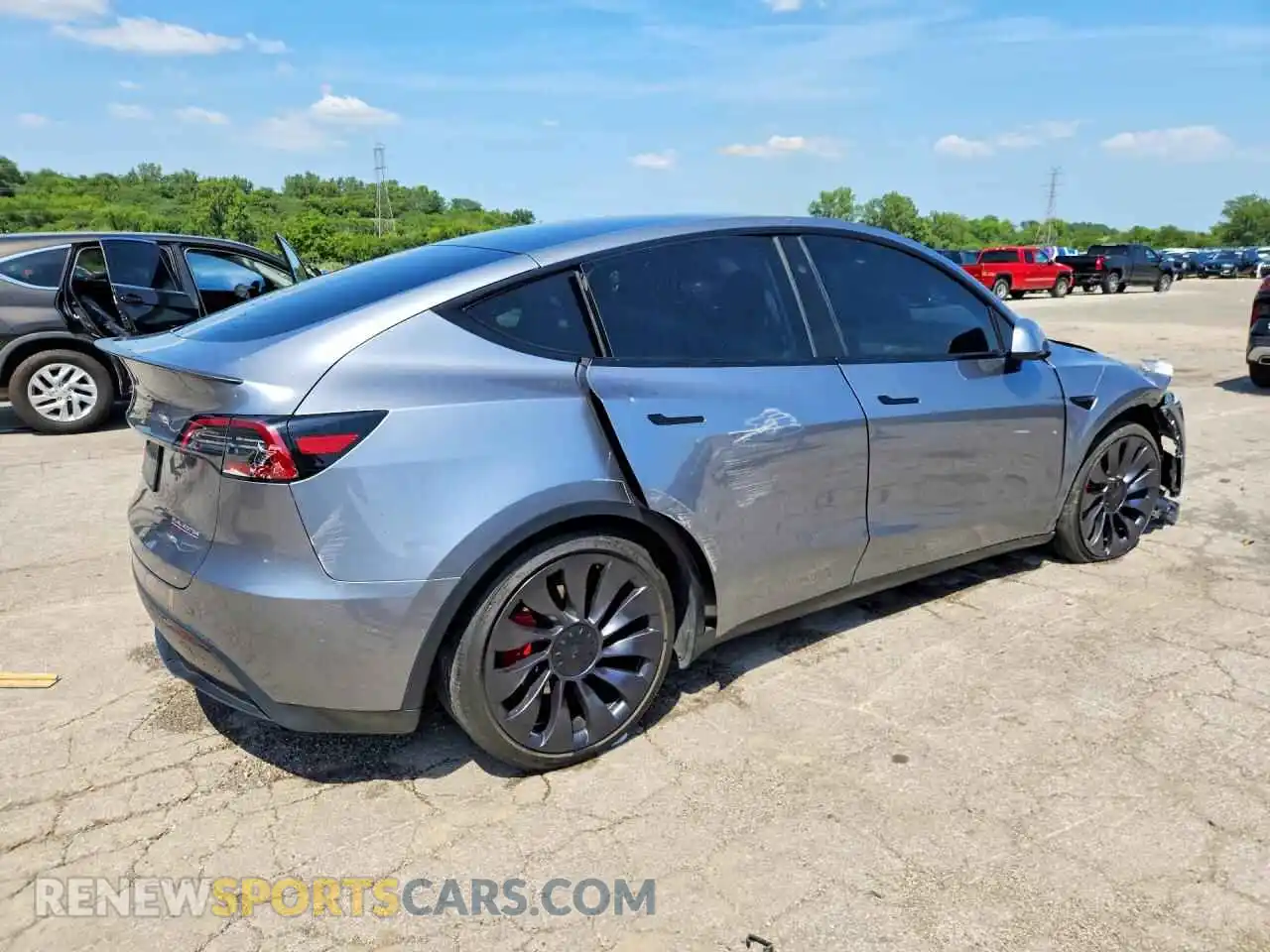 3 Photograph of a damaged car 7SAYGDEFXRA330214 TESLA MODEL Y 2024