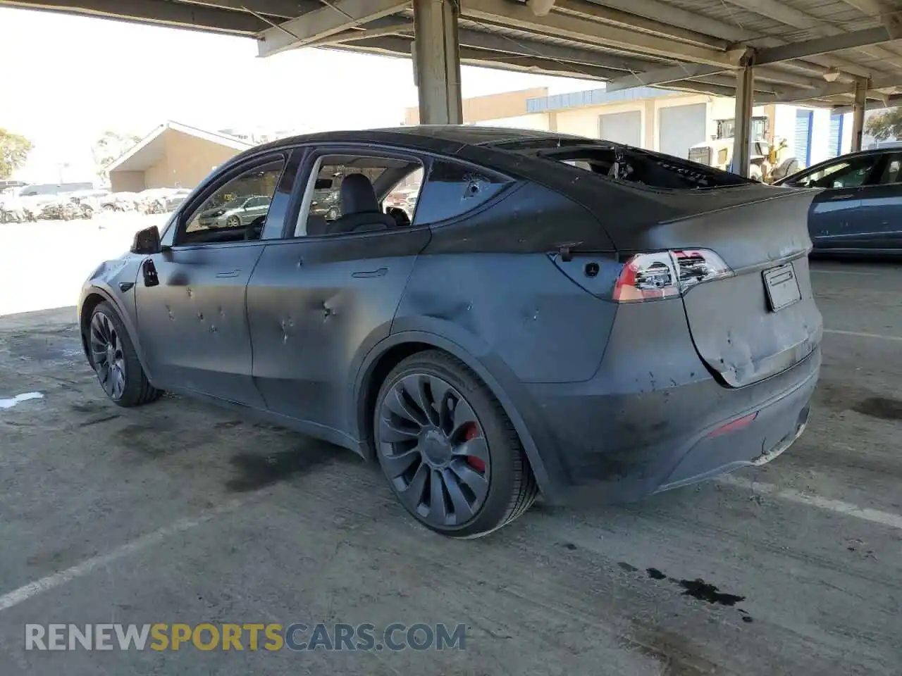 2 Photograph of a damaged car 7SAYGDEFXRF037934 TESLA MODEL Y 2024