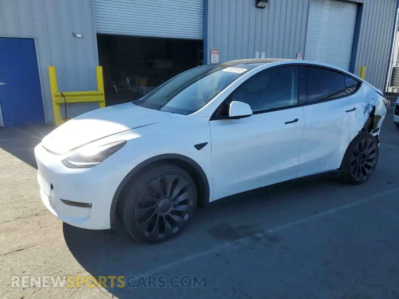 1 Photograph of a damaged car 7SAYGDEFXRF117959 TESLA MODEL Y 2024