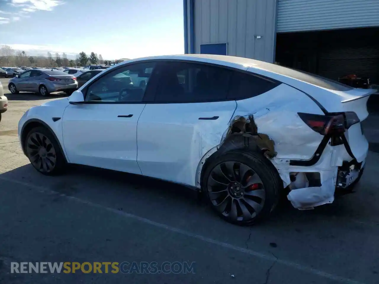 2 Photograph of a damaged car 7SAYGDEFXRF117959 TESLA MODEL Y 2024
