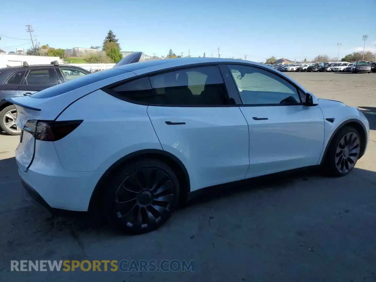 3 Photograph of a damaged car 7SAYGDEFXRF117959 TESLA MODEL Y 2024