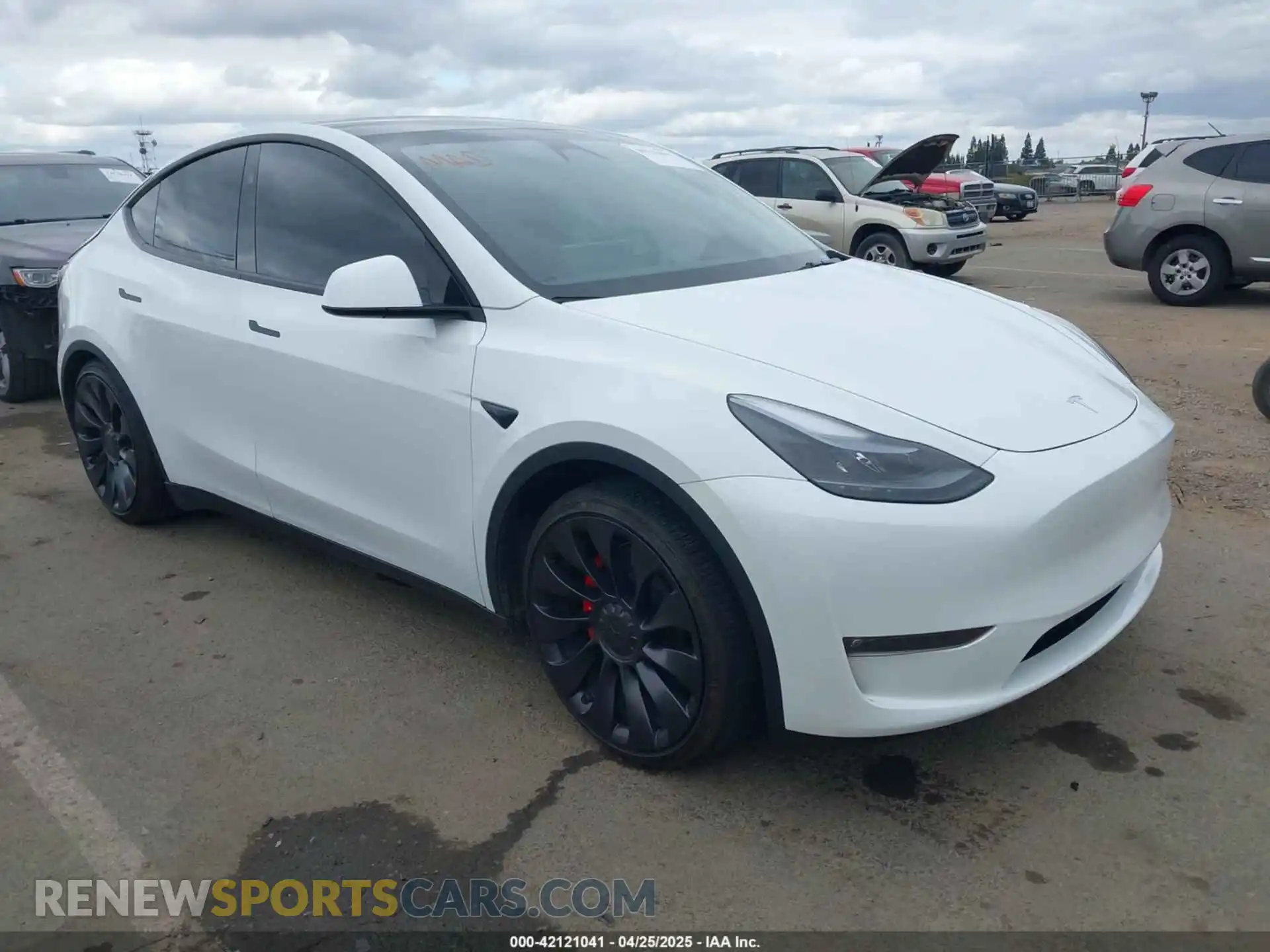 1 Photograph of a damaged car 7SAYGDEFXRF170662 TESLA MODEL Y 2024