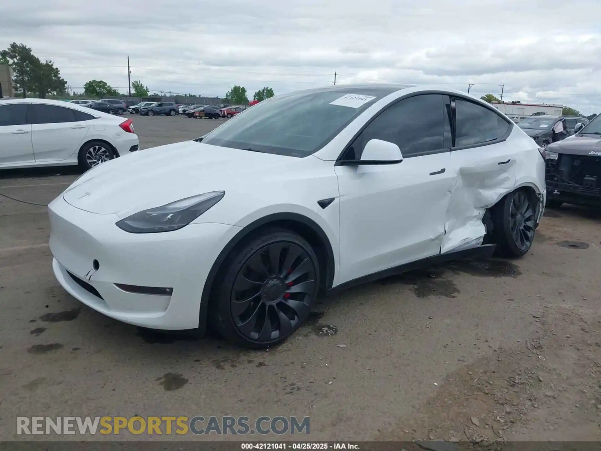 2 Photograph of a damaged car 7SAYGDEFXRF170662 TESLA MODEL Y 2024