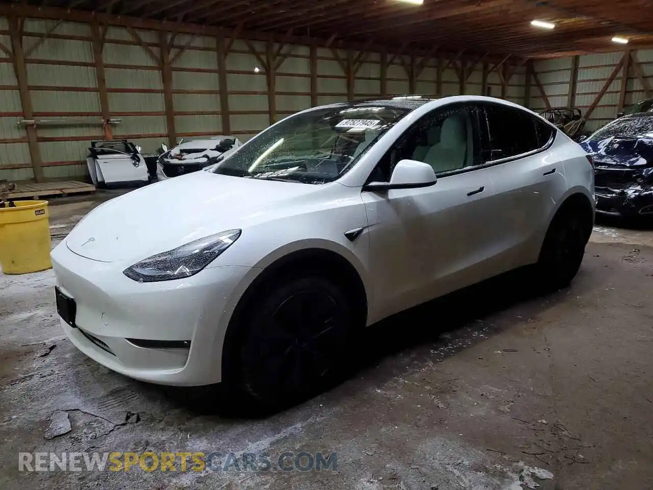 1 Photograph of a damaged car LRWYGDEE0RC670036 TESLA MODEL Y 2024