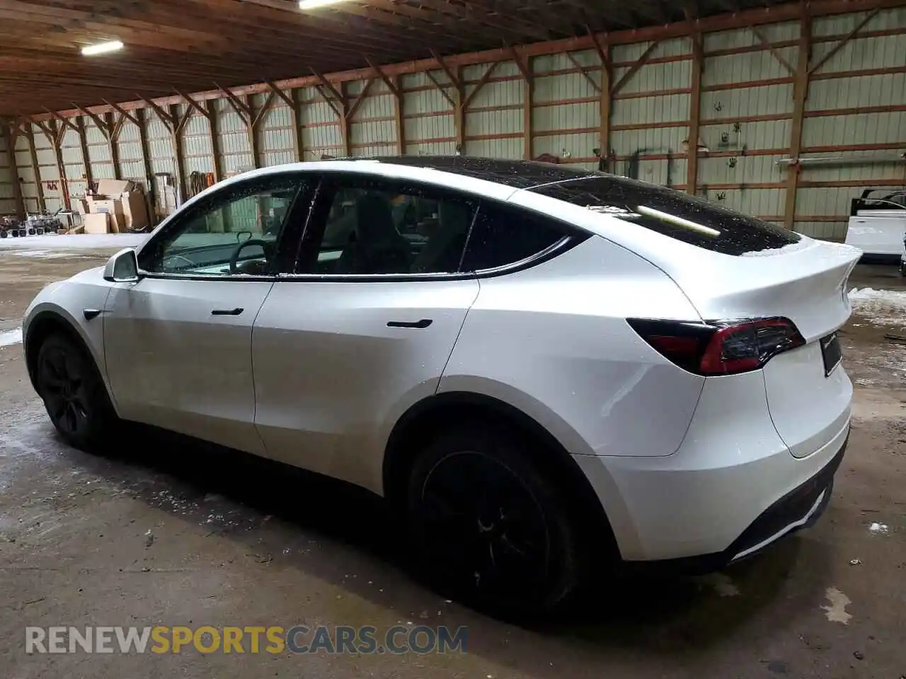 2 Photograph of a damaged car LRWYGDEE0RC670036 TESLA MODEL Y 2024